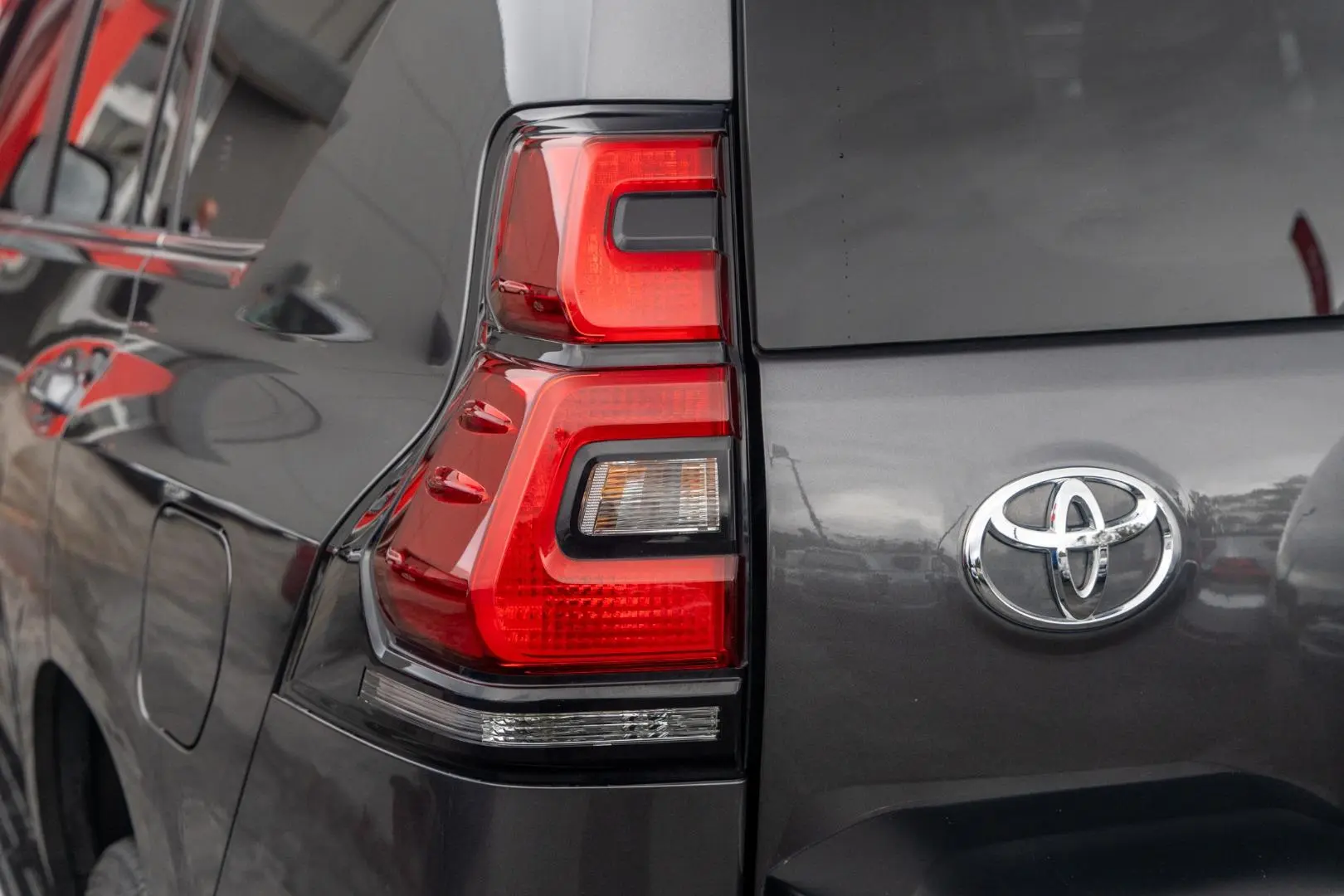 2023 Toyota Landcruiser Prado Gallery Image 19