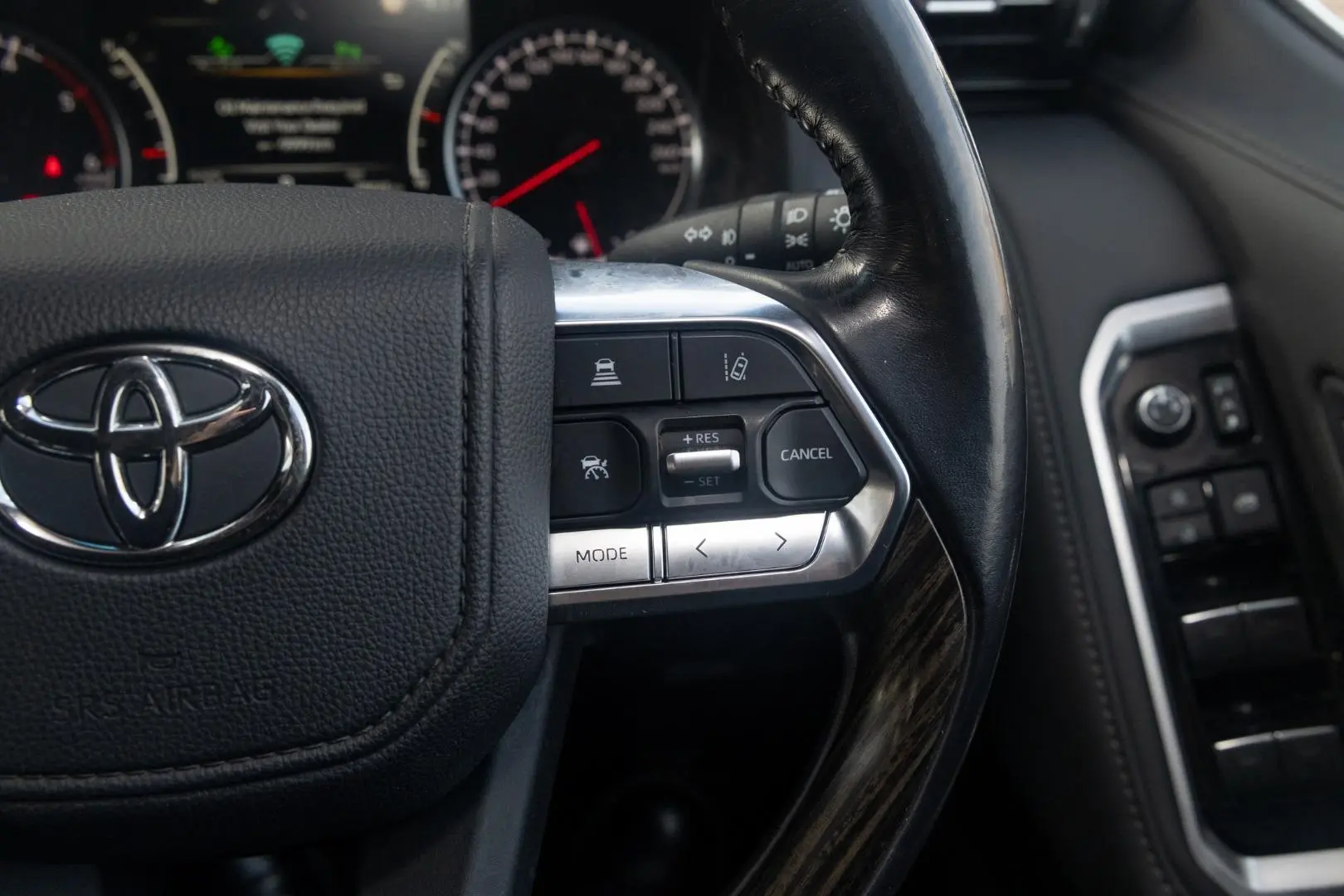 2022 Toyota Landcruiser Gallery Image 13