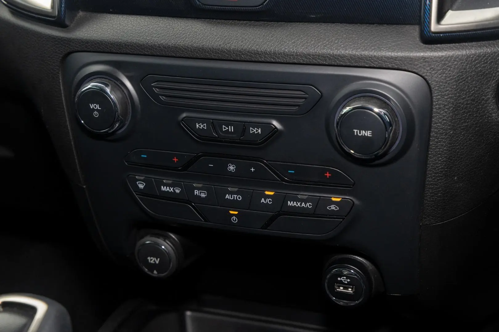 2022 Ford Everest Gallery Image 16