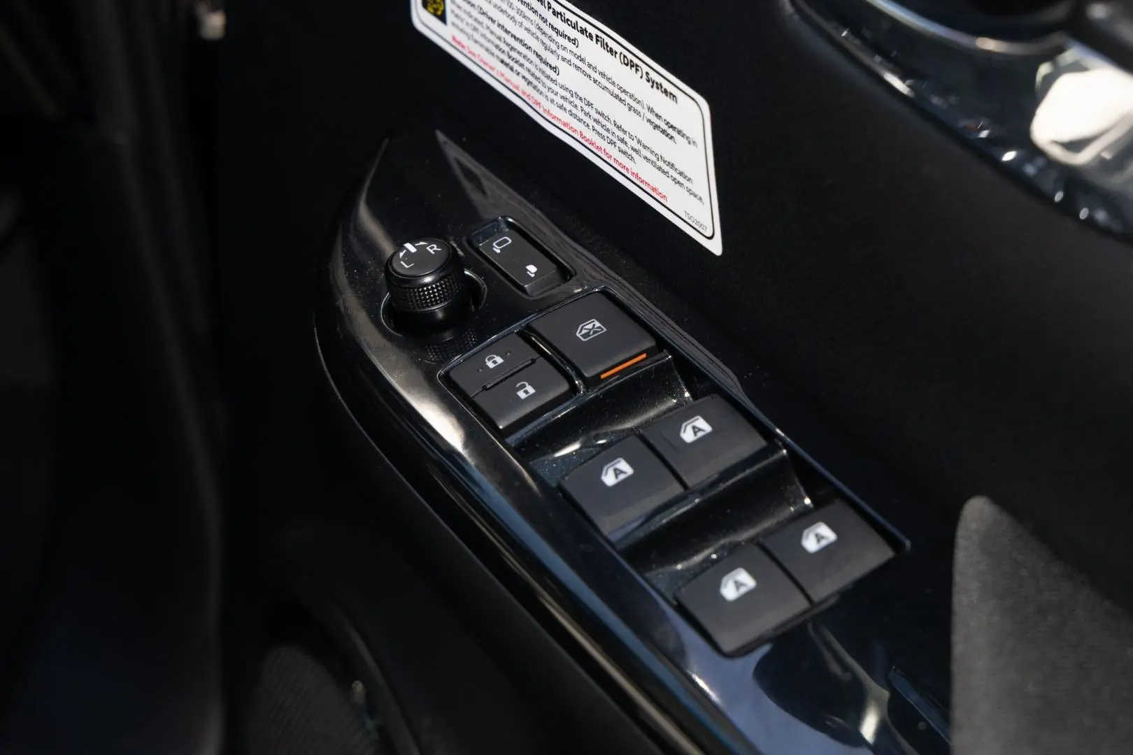 2021 Toyota Hilux Gallery Image 18