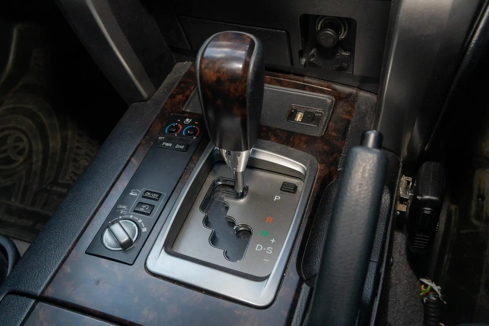 2015 Toyota Landcruiser Gallery Image 17
