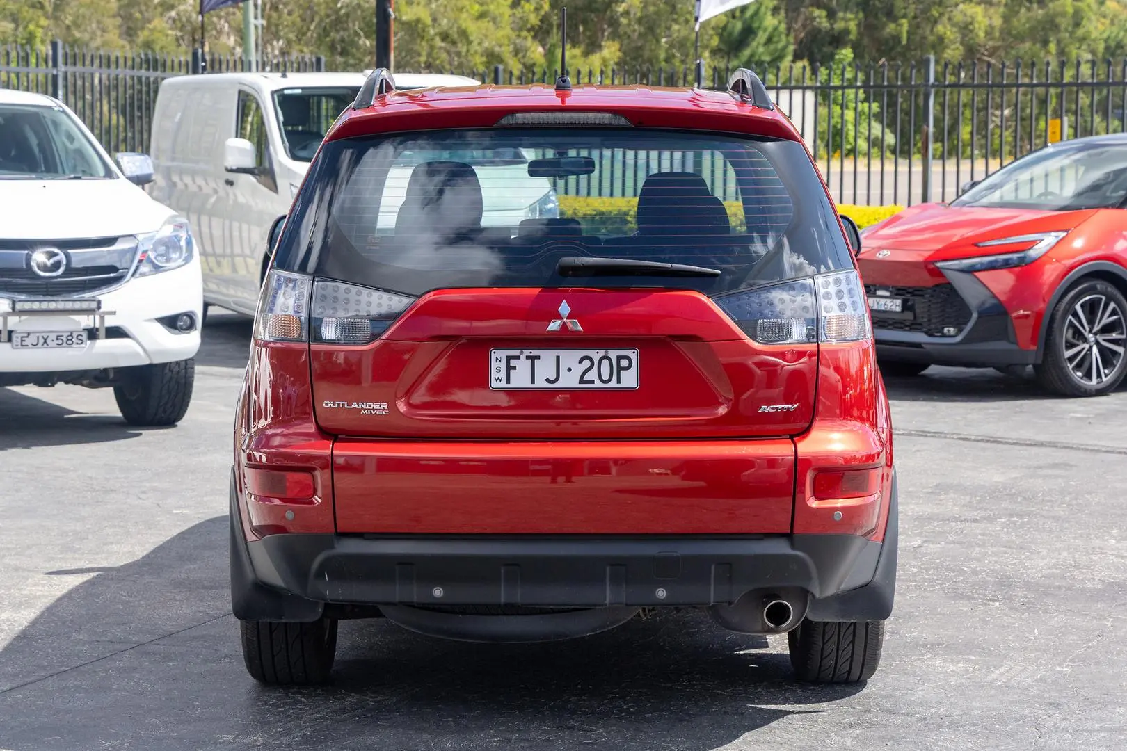 2012 Mitsubishi Outlander Gallery Image 5