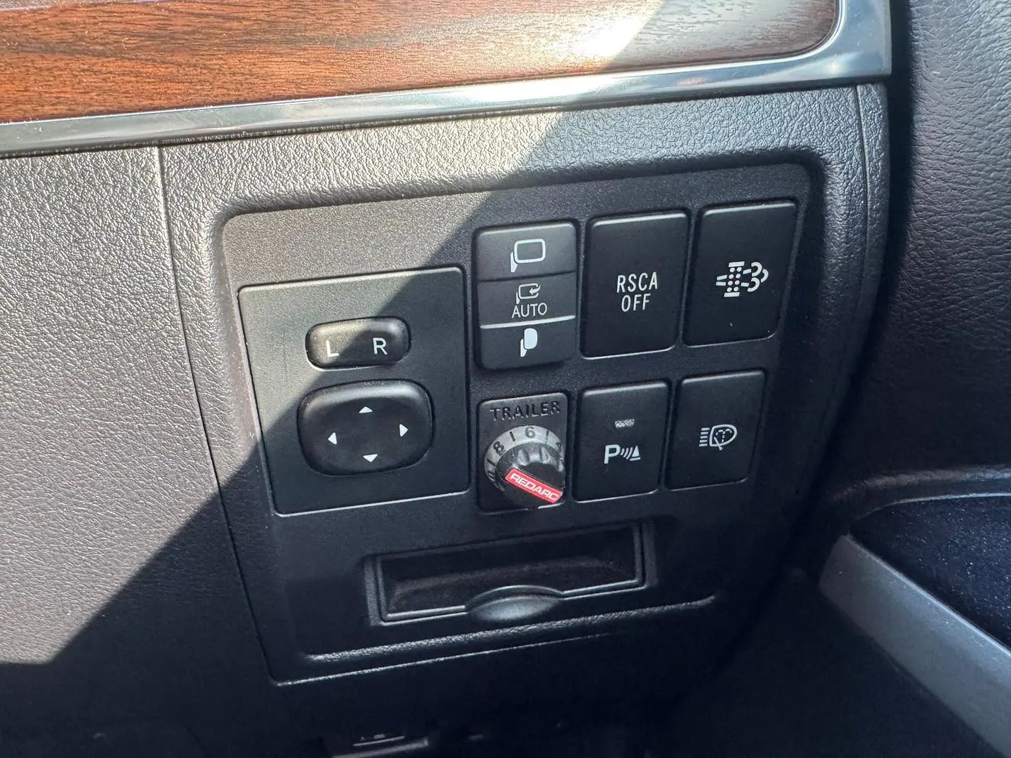 2018 Toyota Landcruiser Gallery Image 12