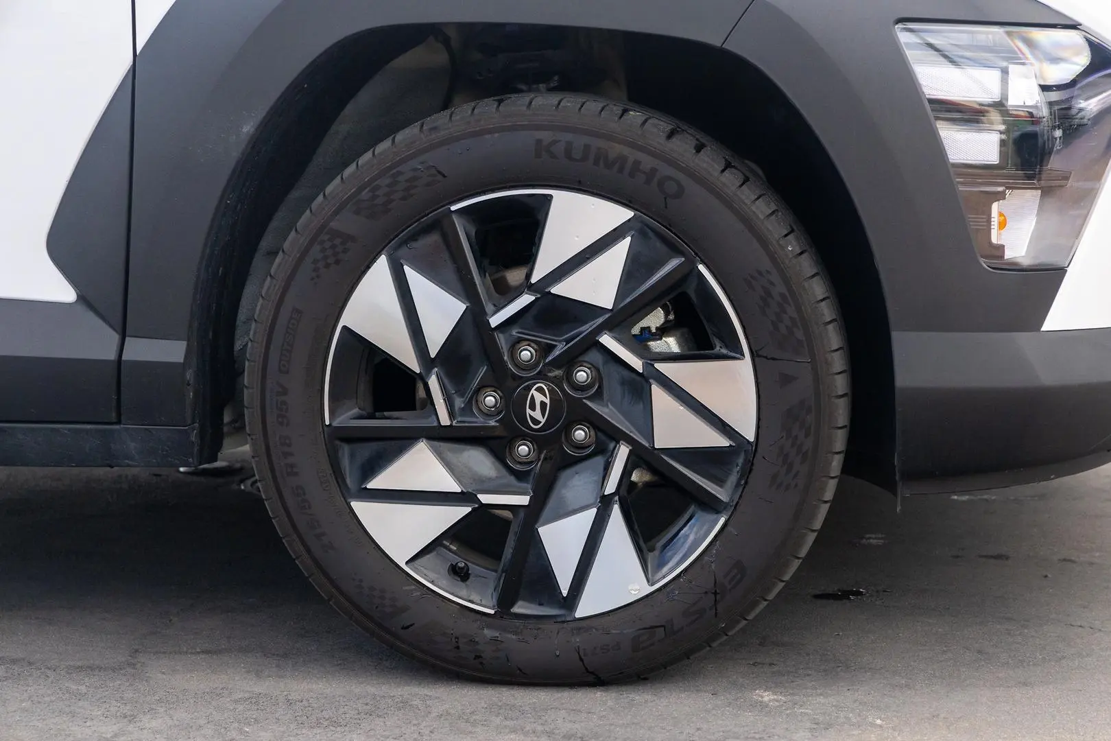 2025 Hyundai Kona Gallery Image 22