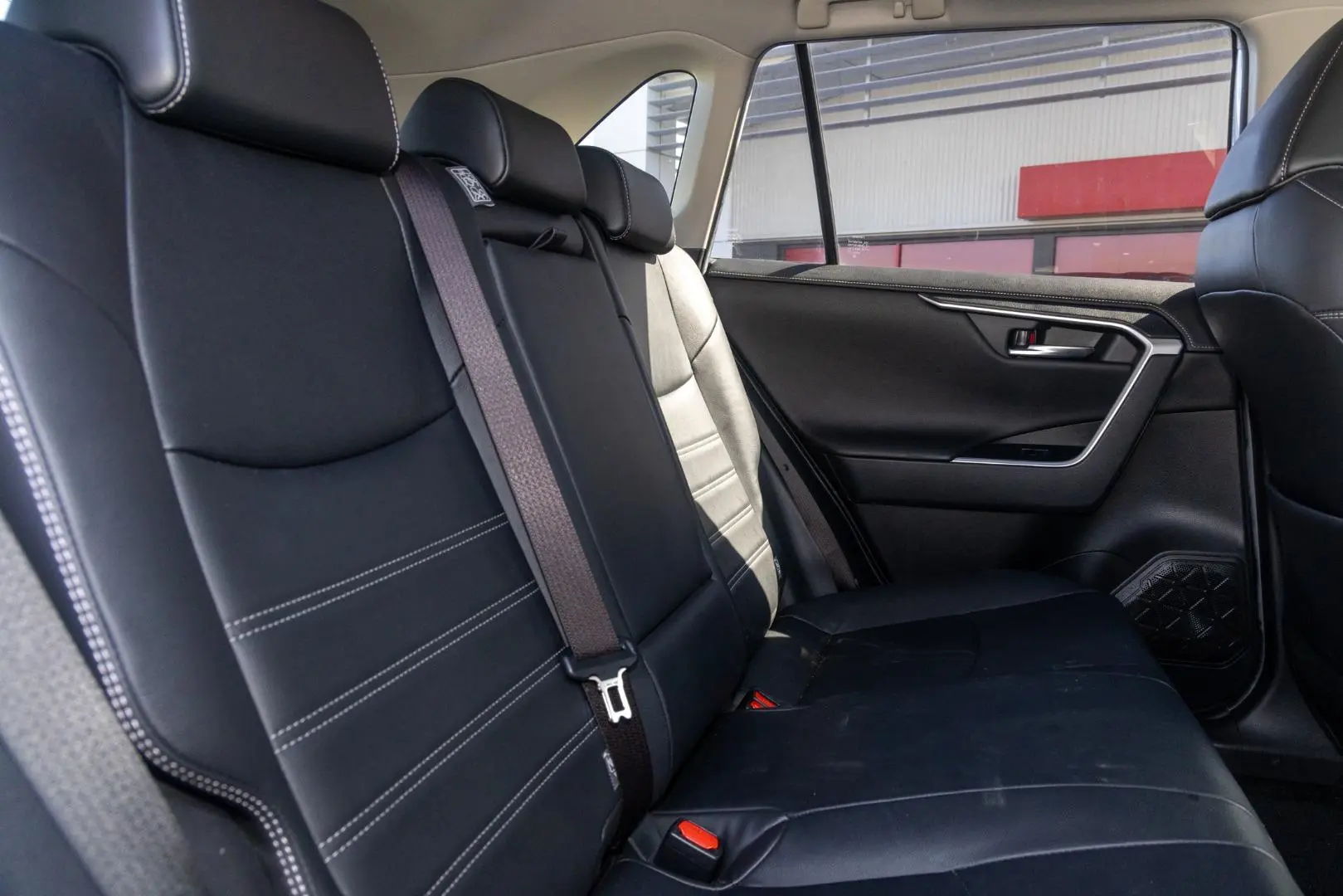 2020 Toyota RAV4 Gallery Image 9