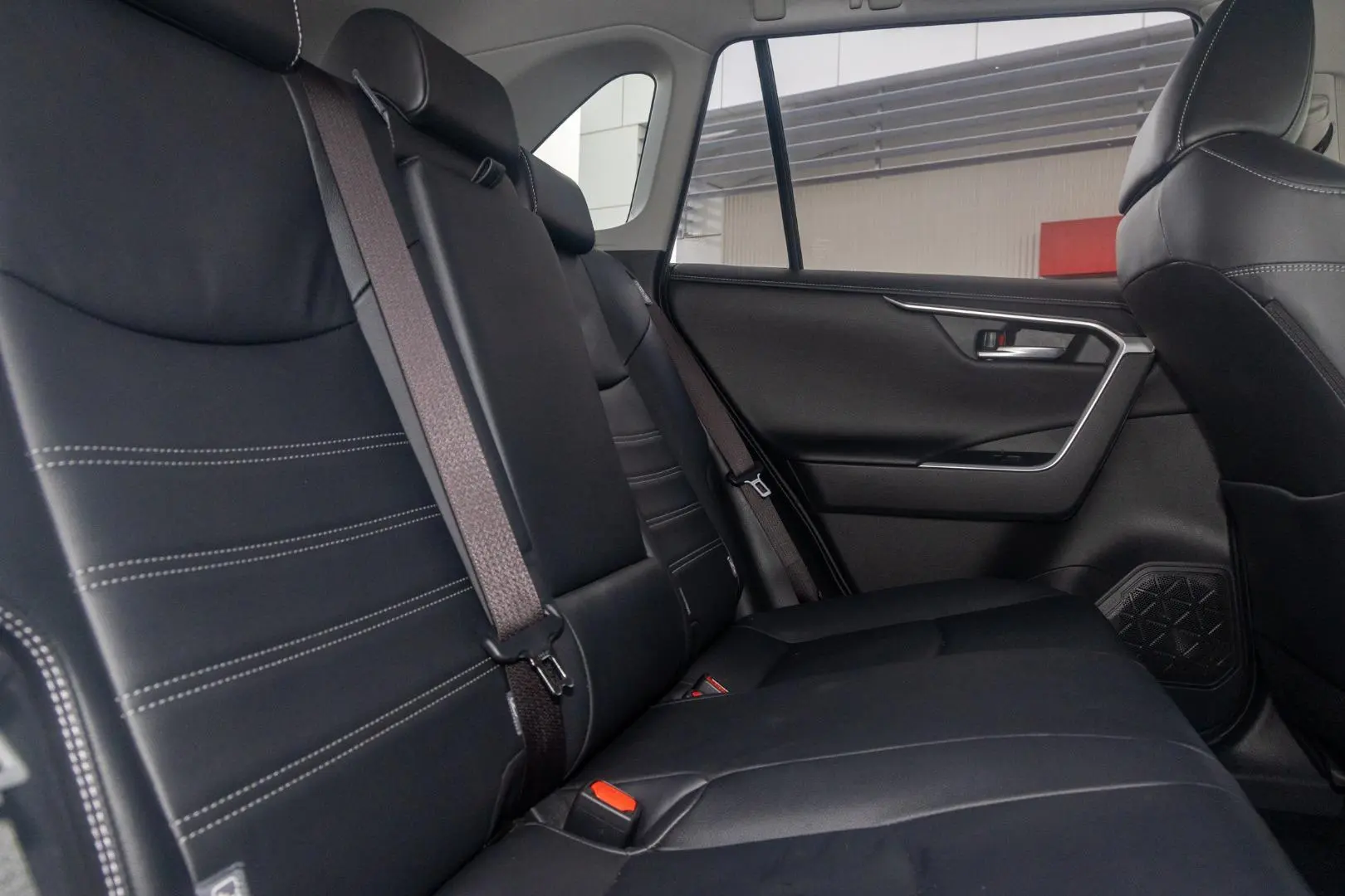 2020 Toyota RAV4 Gallery Image 9