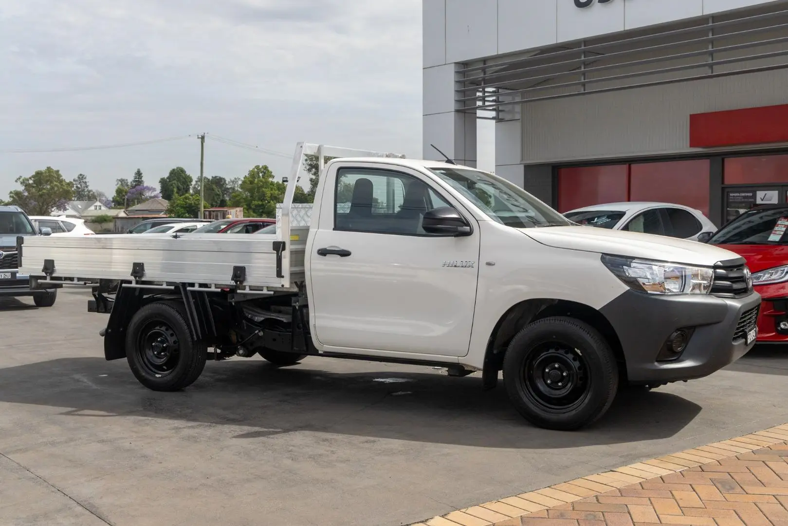2019 Toyota Hilux Gallery Image 3