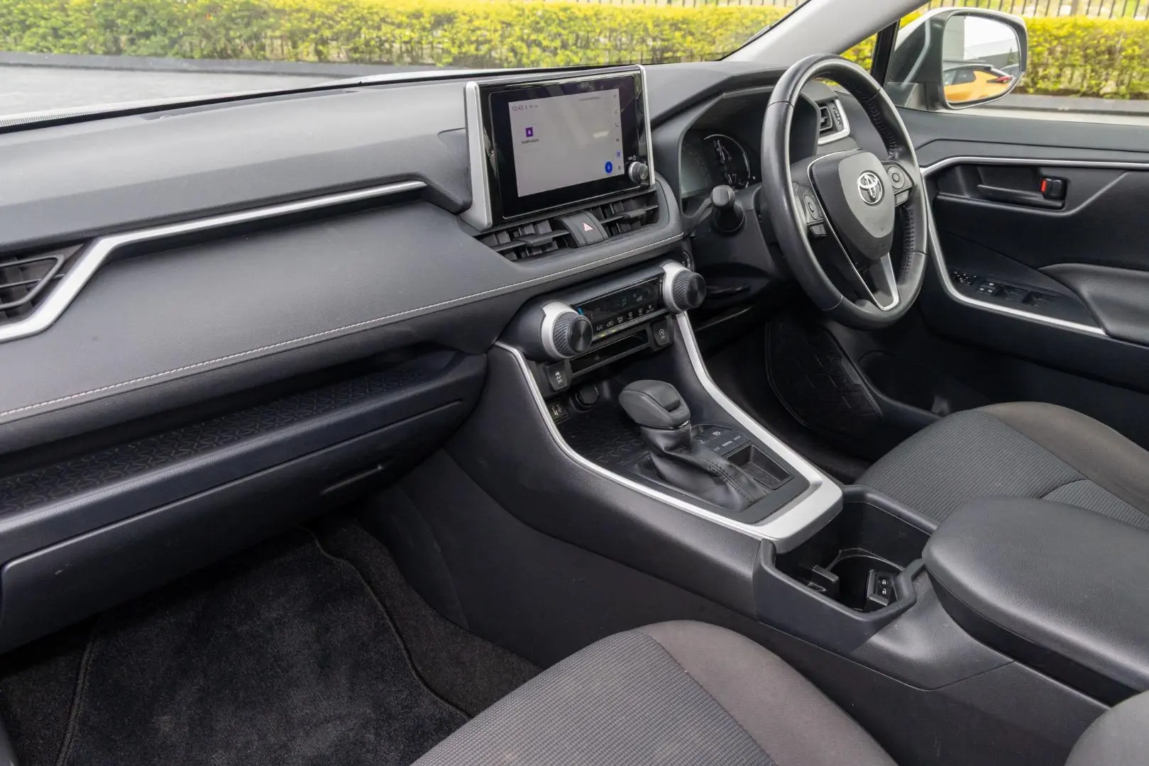 2022 Toyota RAV4 Gallery Image 8