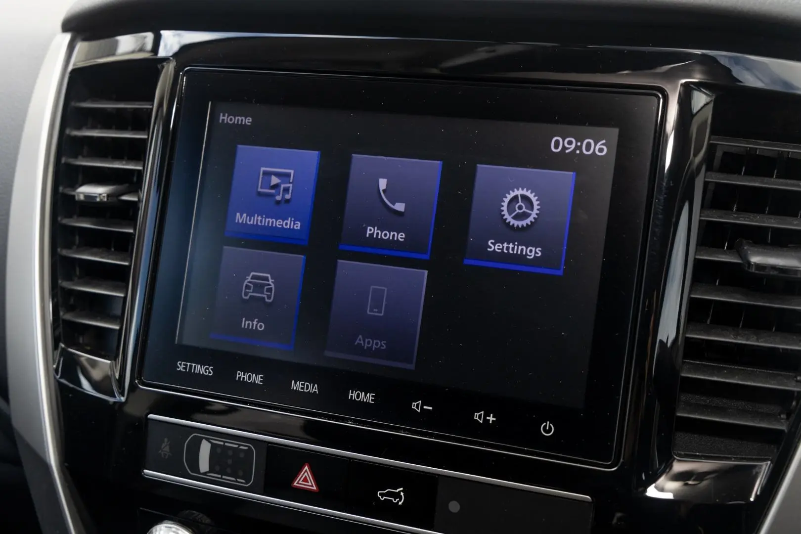 2022 Mitsubishi Pajero Sport Gallery Image 14