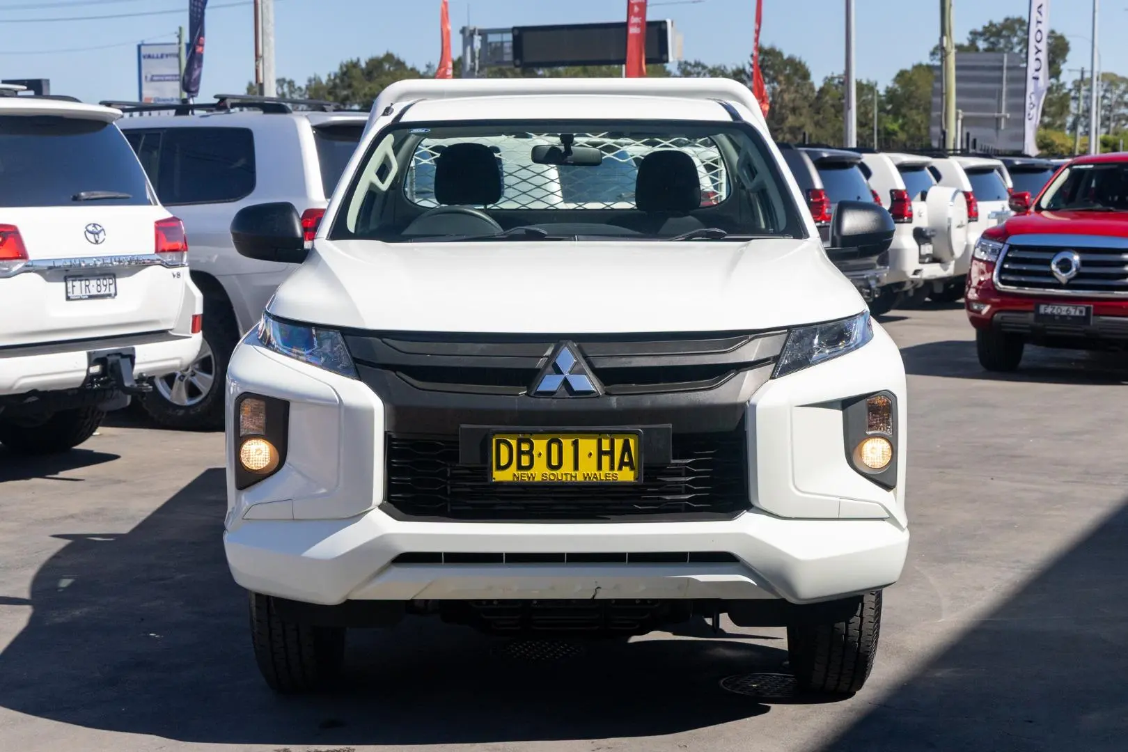 2021 Mitsubishi Triton Gallery Image 4