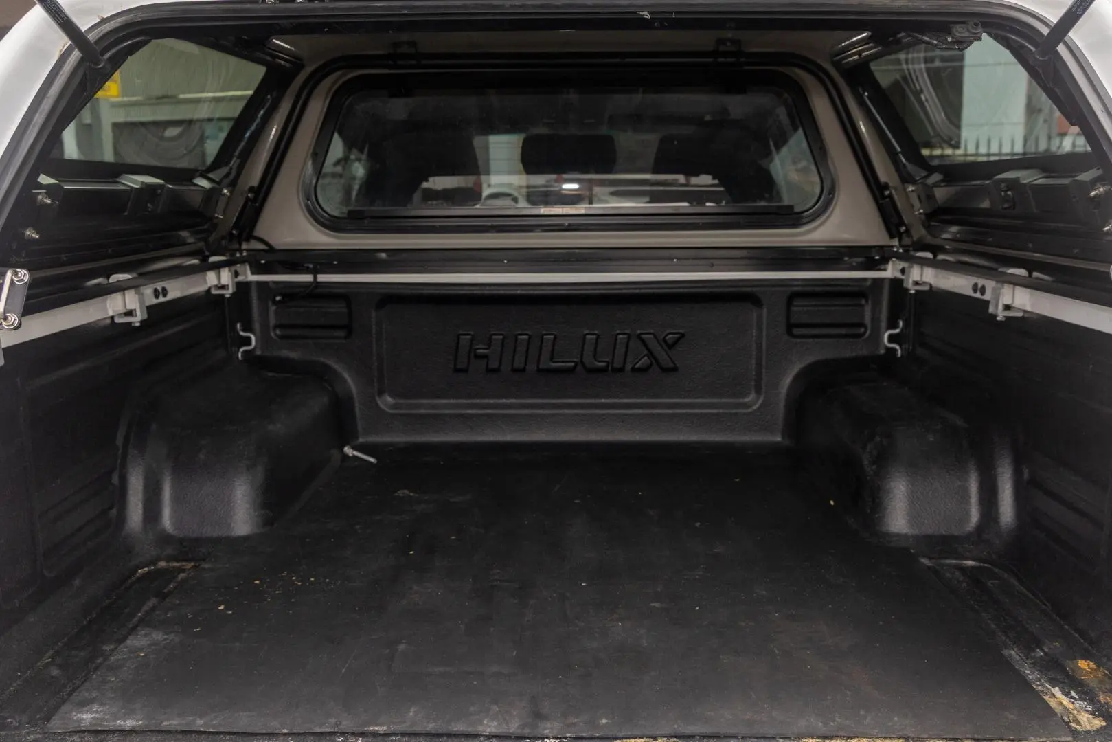 2022 Toyota Hilux Gallery Image 19