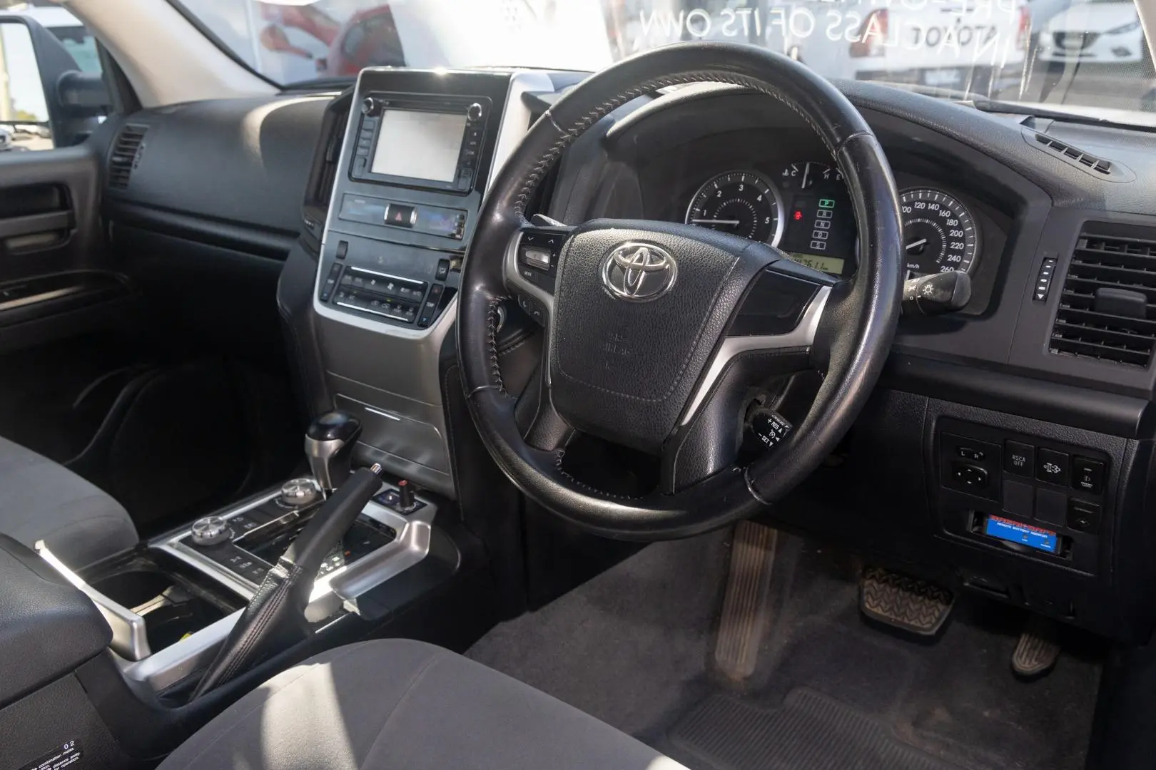 2017 Toyota Landcruiser Gallery Image 7