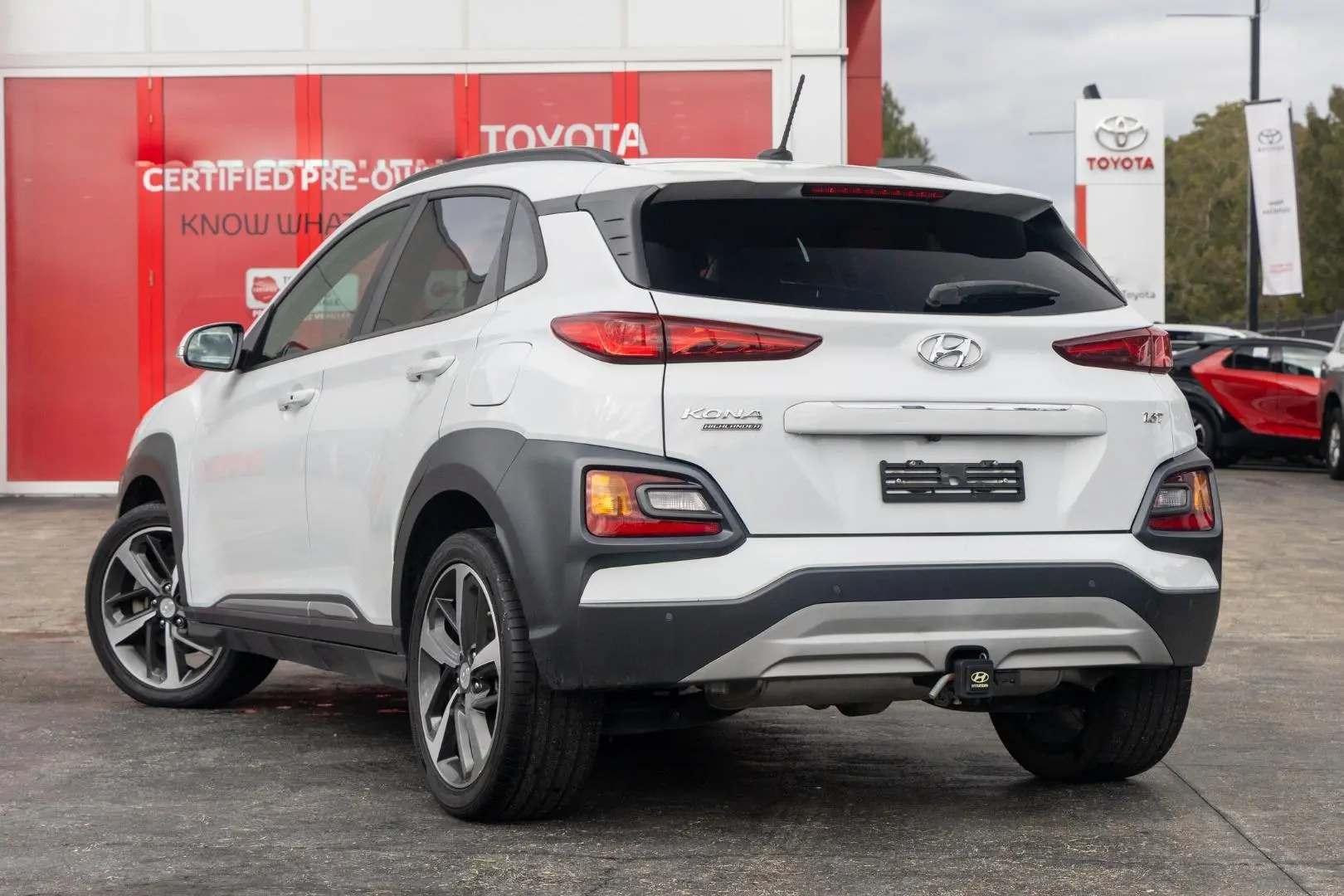 2017 Hyundai Kona Gallery Image 2