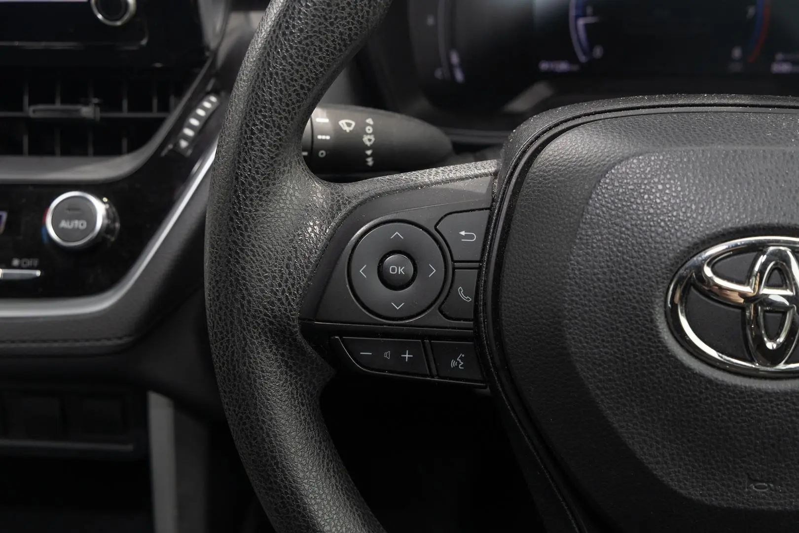 2022 Toyota Corolla Cross Gallery Image 11