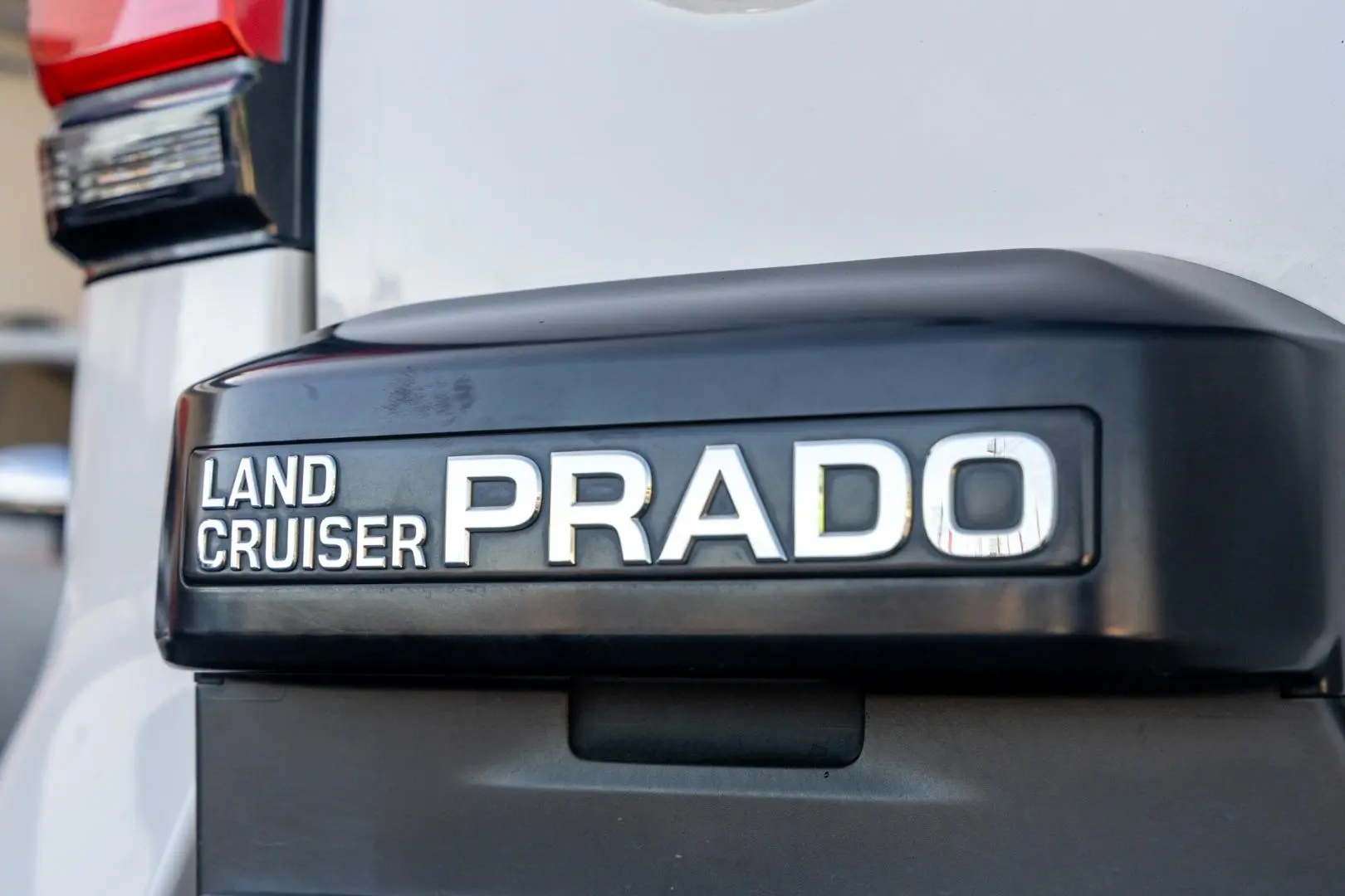 2018 Toyota Landcruiser Prado Gallery Image 20