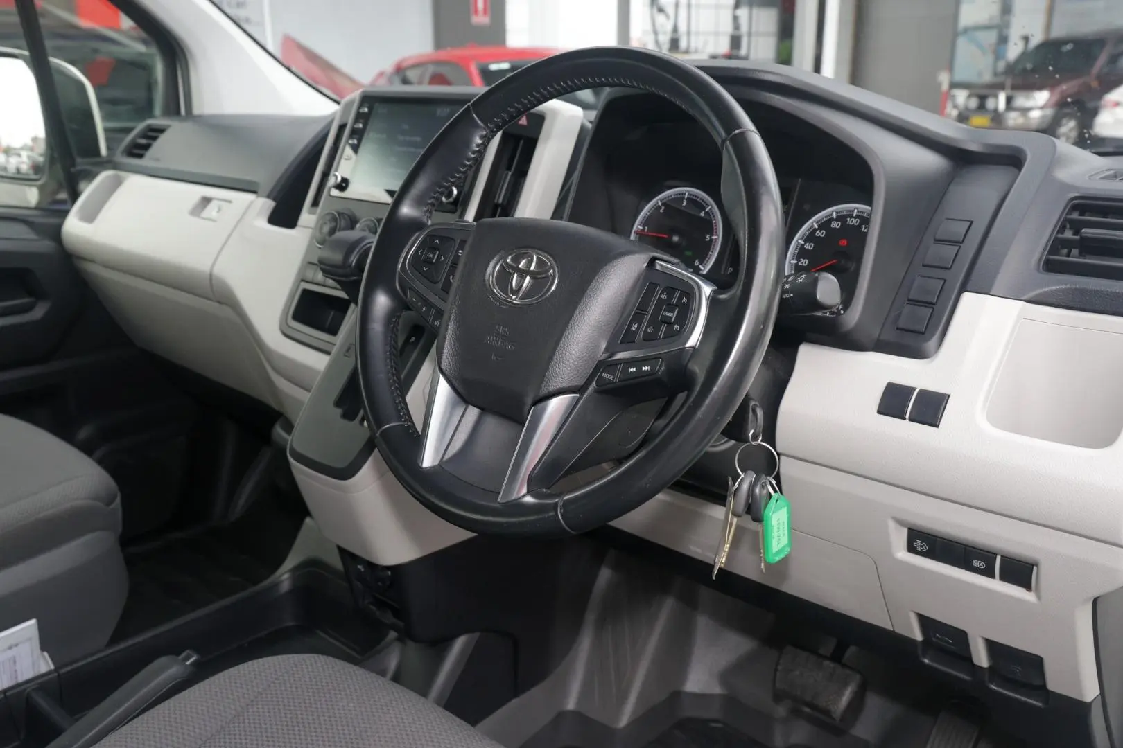 2021 Toyota Hiace Gallery Image 7