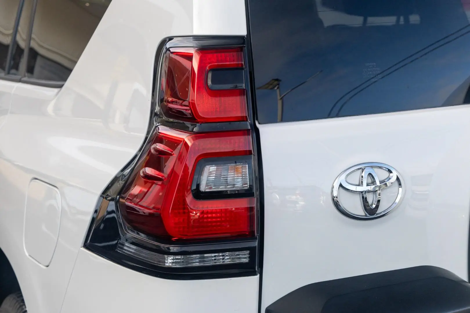 2021 Toyota Landcruiser Prado Gallery Image 19