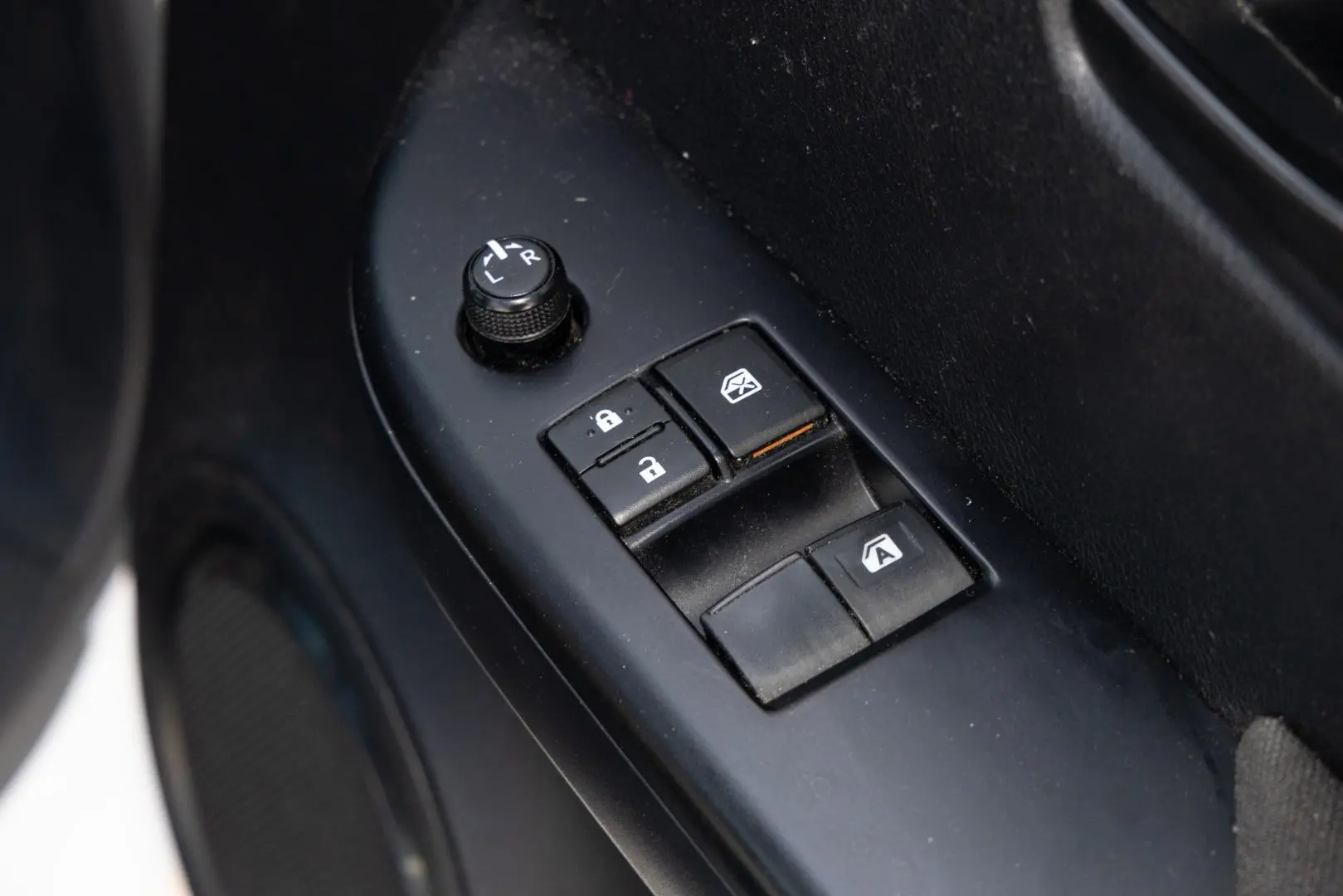 2019 Toyota Hilux Gallery Image 18