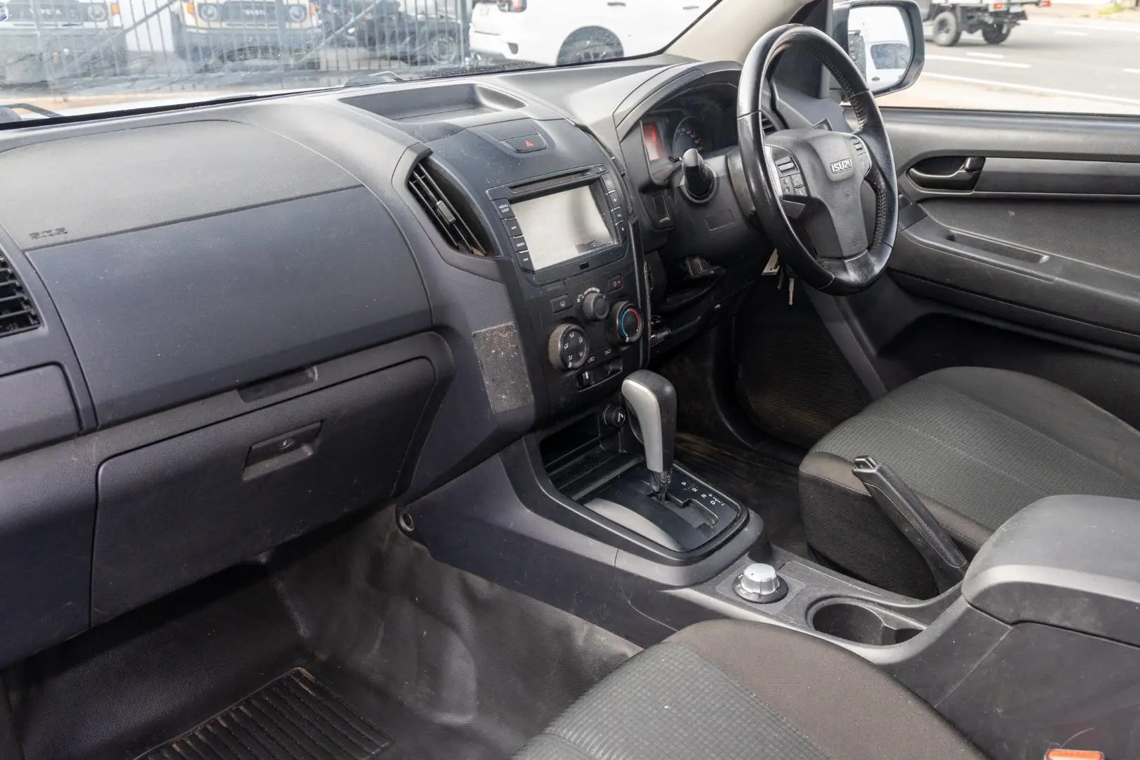 2018 Isuzu D-MAX Gallery Image 8