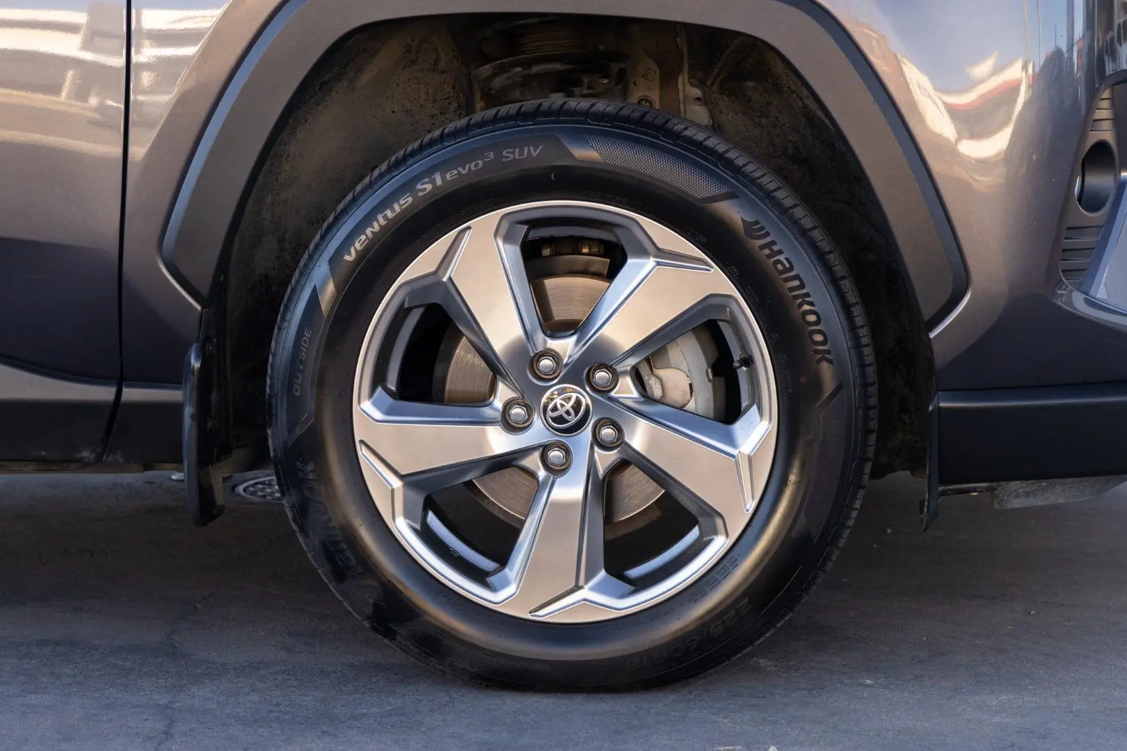 2020 Toyota RAV4 Gallery Image 21