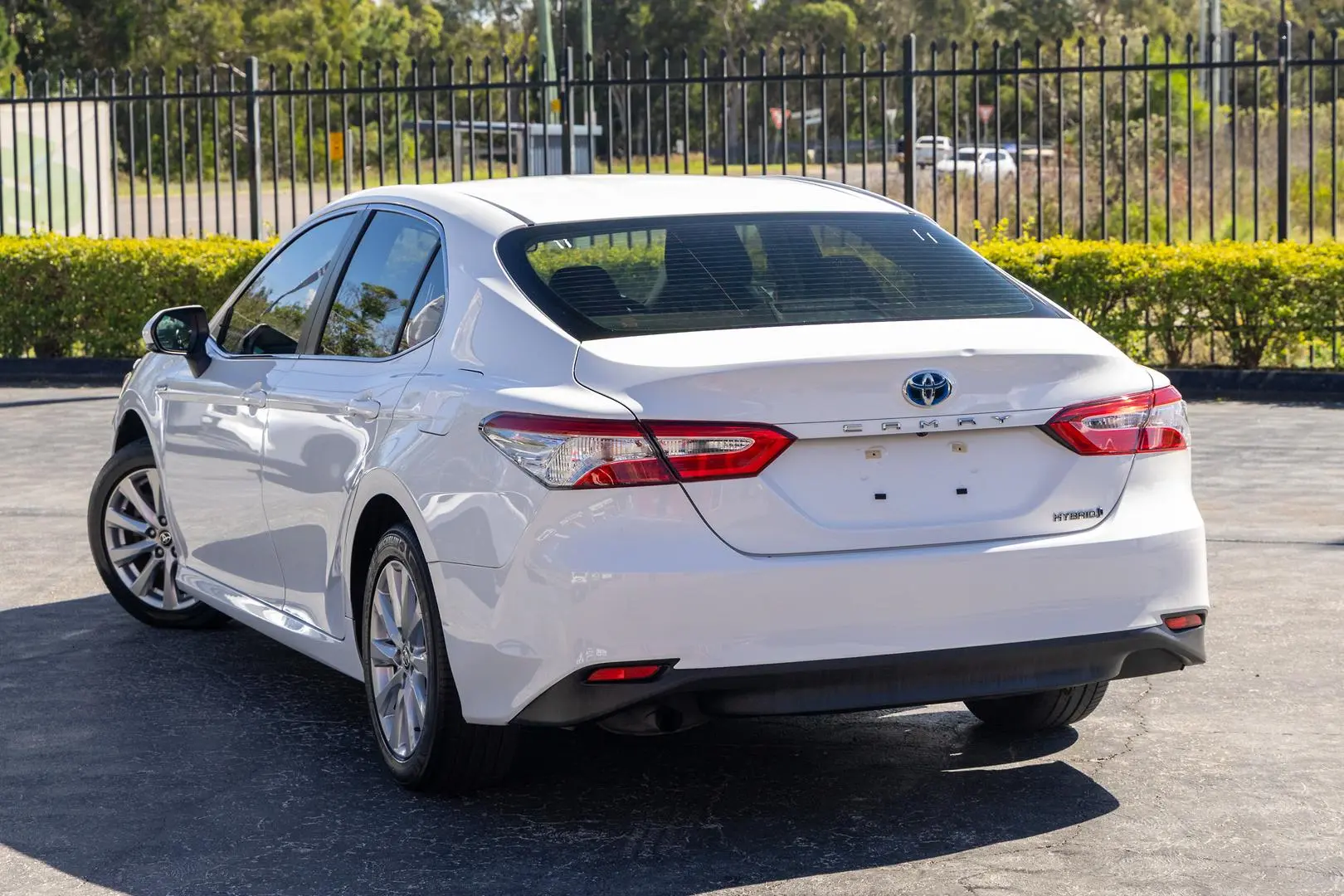 2020 Toyota Camry Gallery Image 2