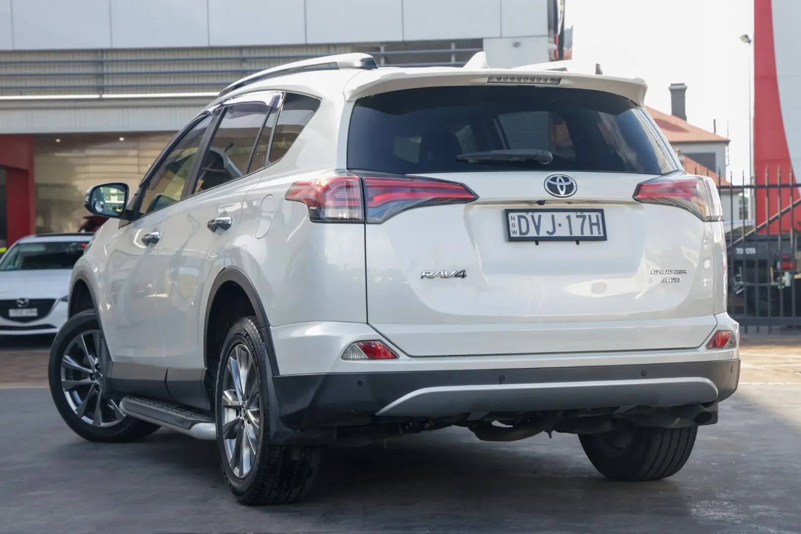 2018 Toyota RAV4 Image 2