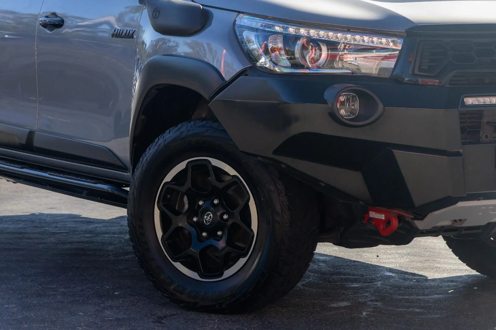 2019 Toyota Hilux Gallery Image 6
