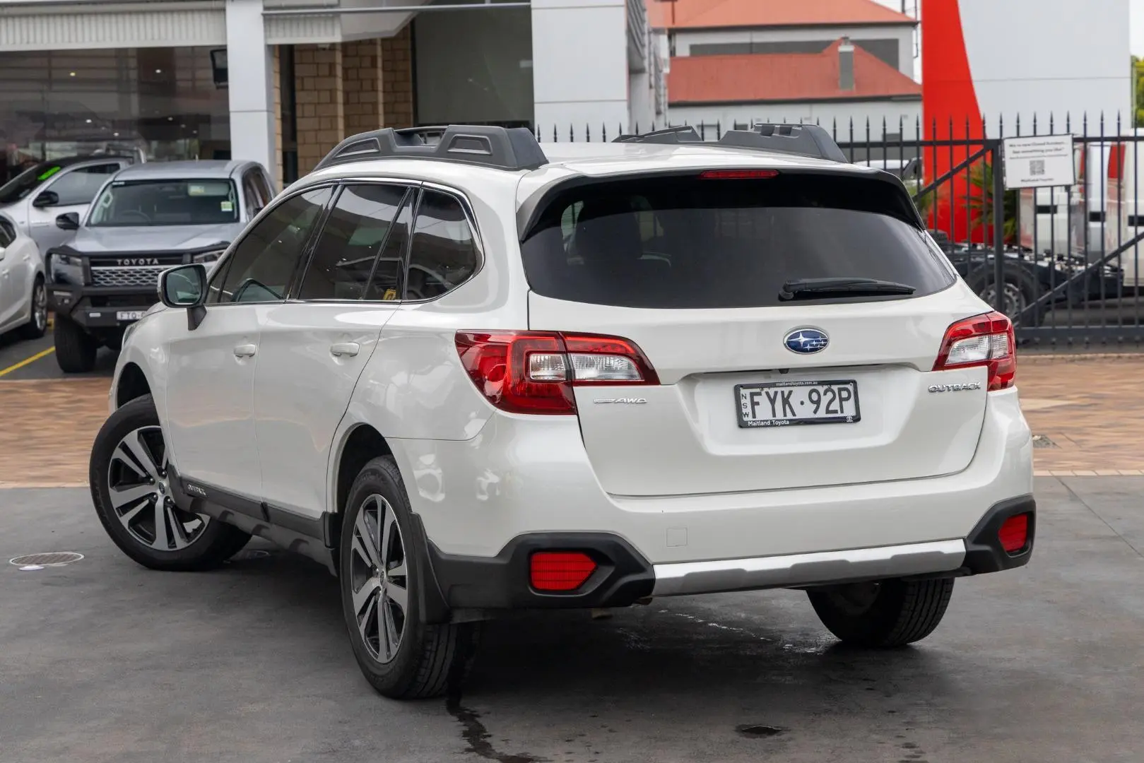 2020 Subaru Outback Gallery Image 2