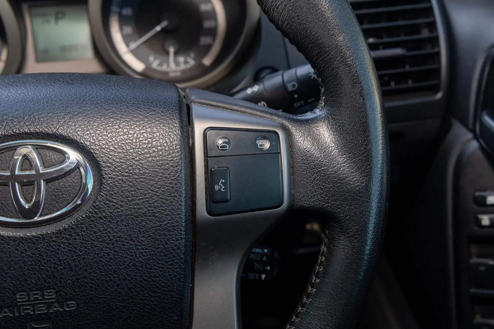 2013 Toyota Landcruiser Prado Gallery Image 12