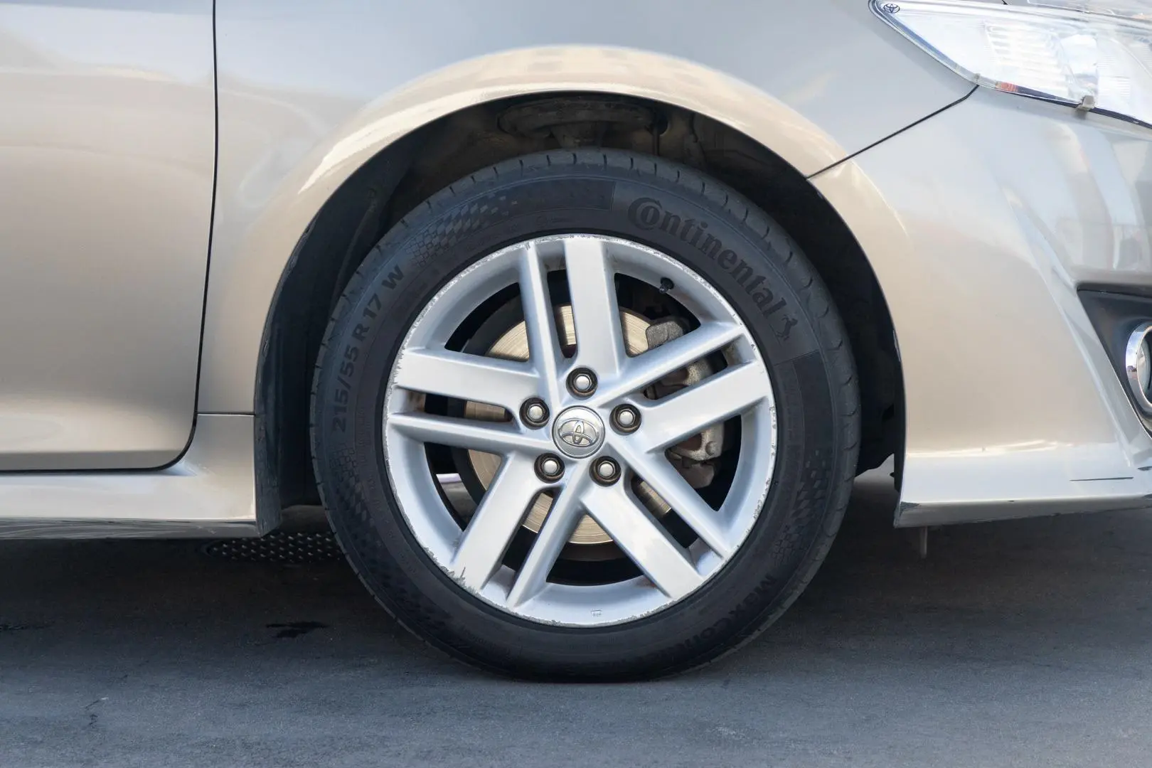 2014 Toyota Camry Gallery Image 22
