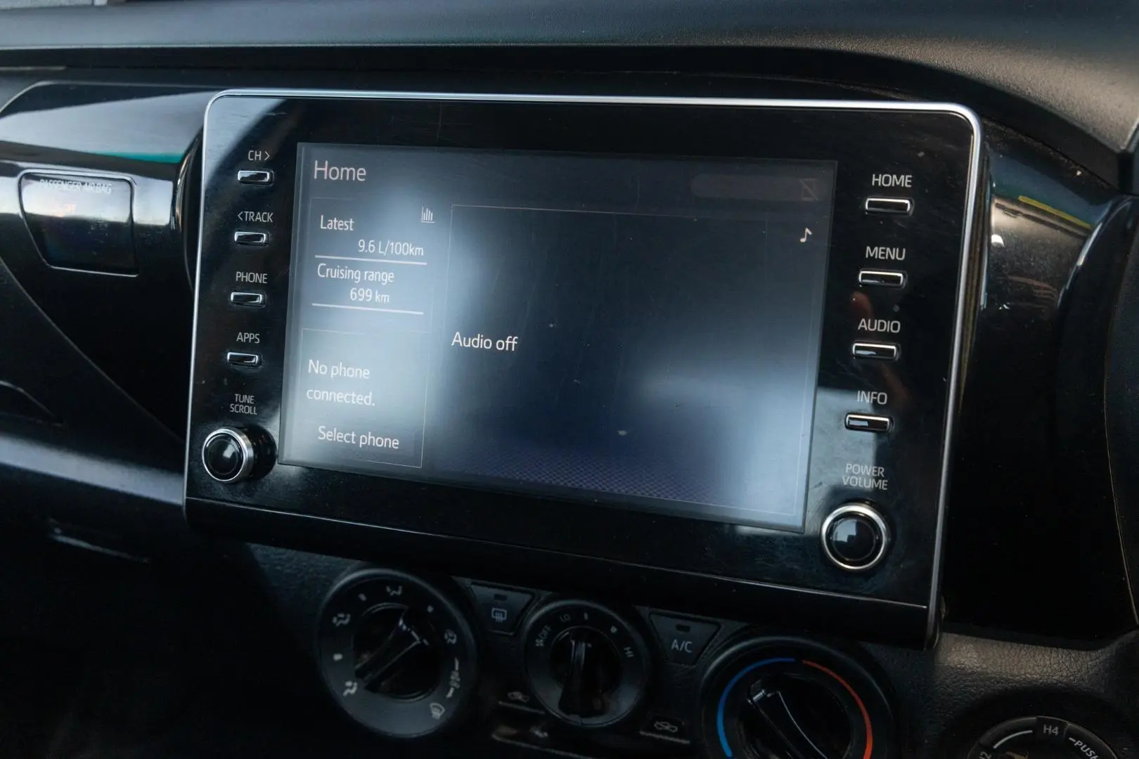 2021 Toyota Hilux Gallery Image 14