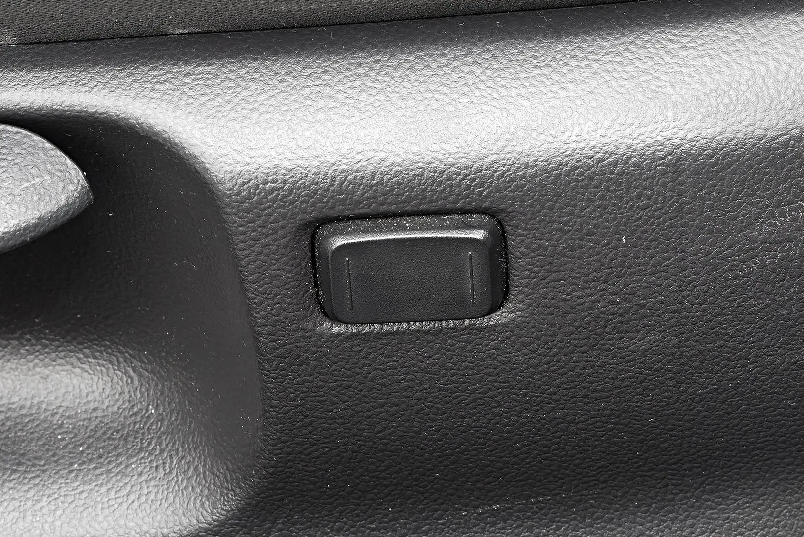 2021 Toyota Camry Gallery Image 18