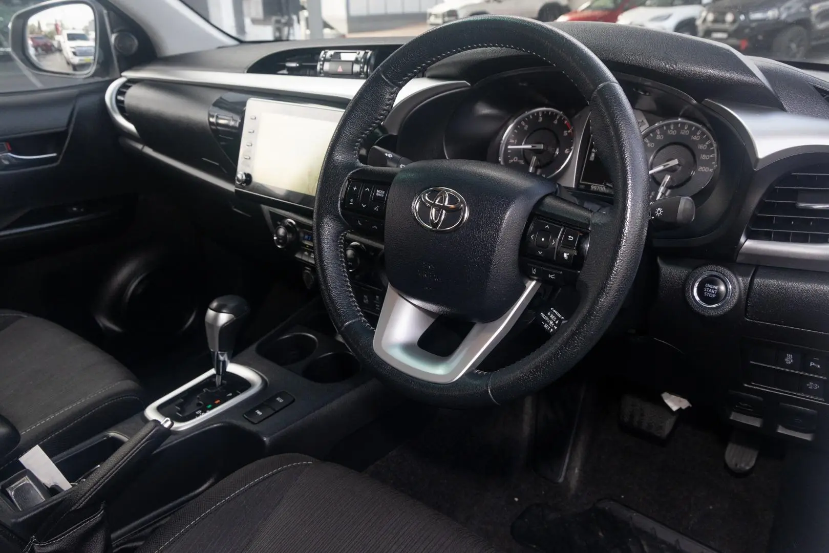 2022 Toyota Hilux Gallery Image 7