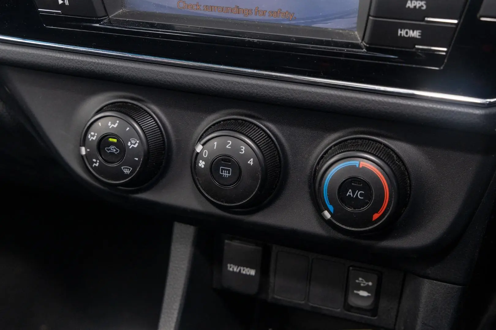 2015 Toyota Corolla Gallery Image 16