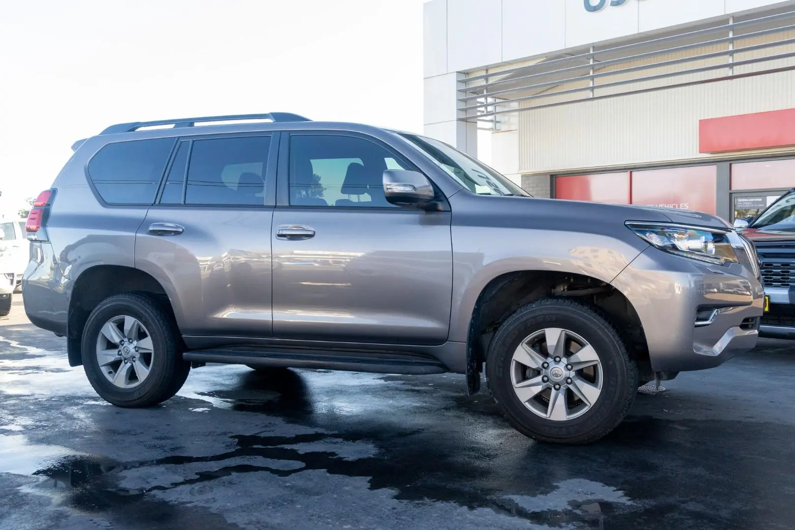 2023 Toyota Landcruiser Prado Gallery Image 3
