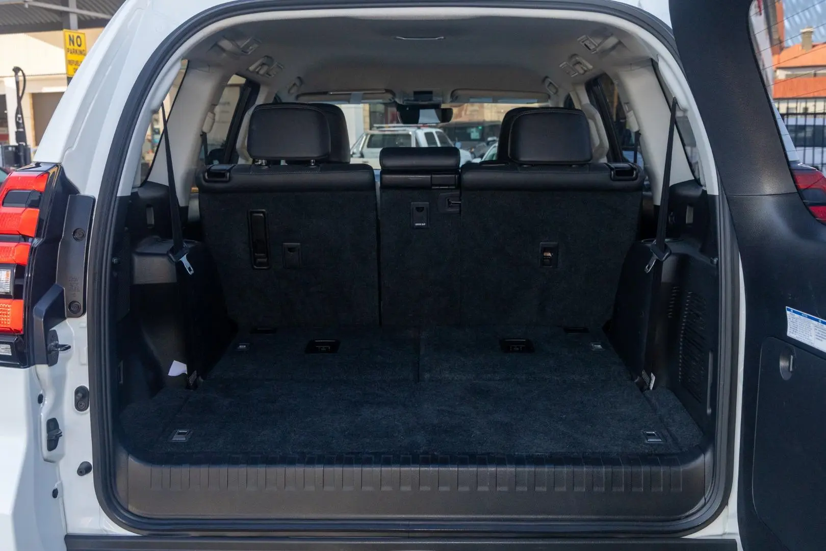 2020 Toyota Landcruiser Prado Gallery Image 18