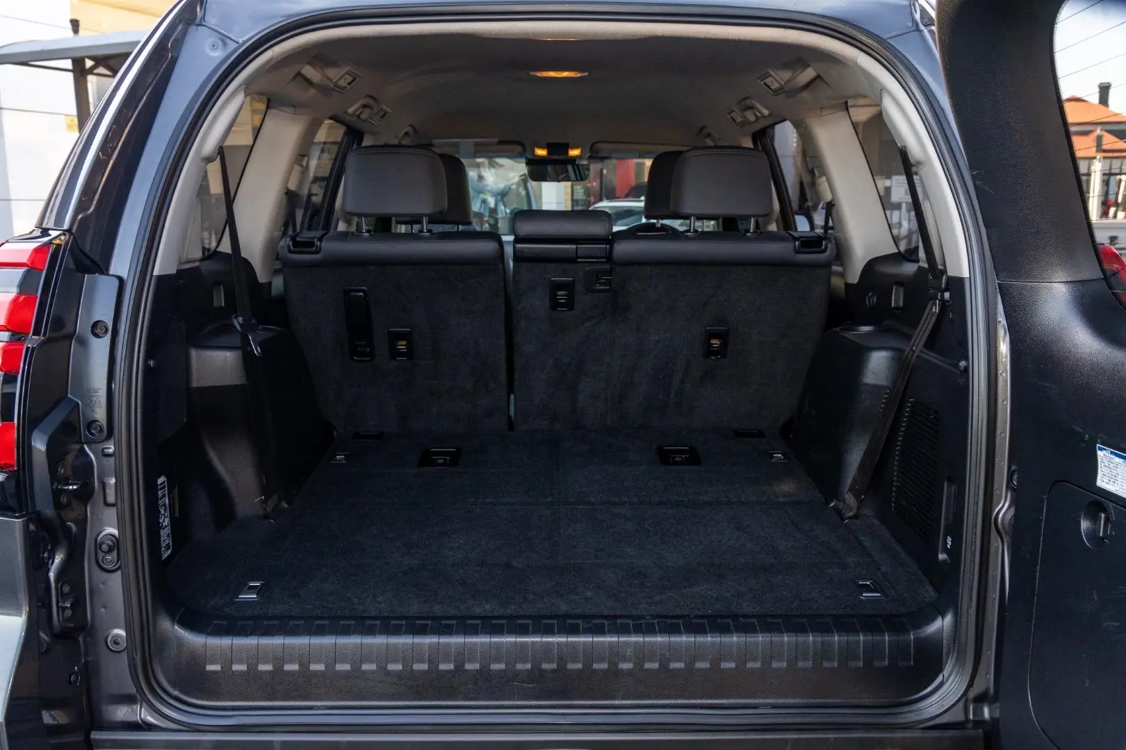 2018 Toyota Landcruiser Prado Gallery Image 19
