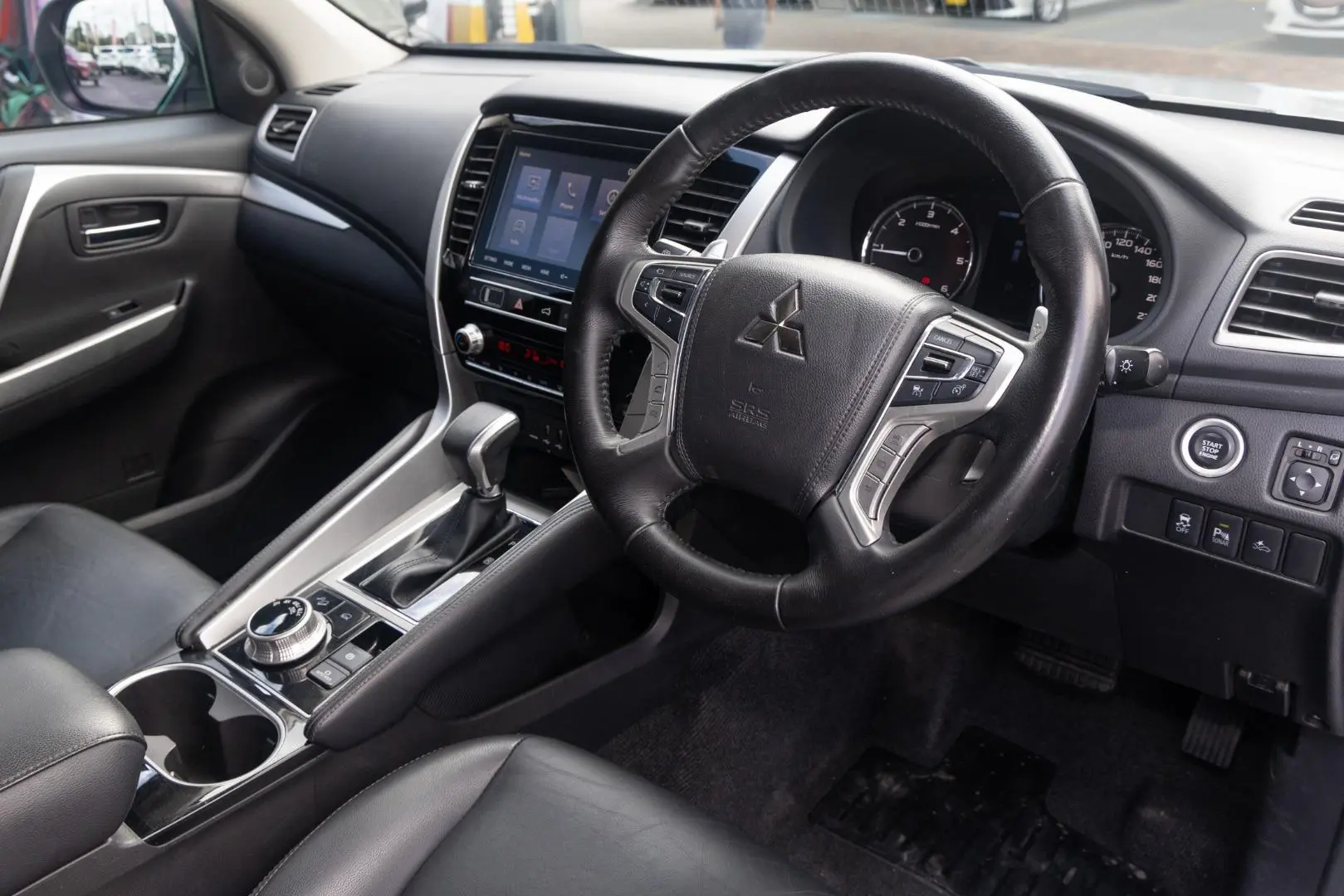 2022 Mitsubishi Pajero Sport Gallery Image 7