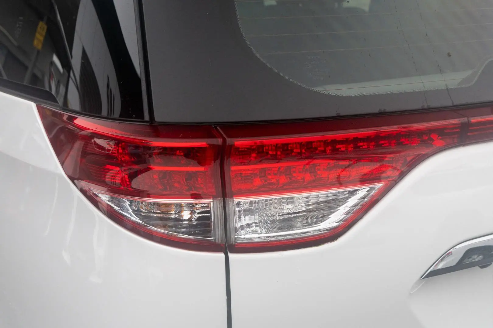 2018 Toyota Tarago Gallery Image 21