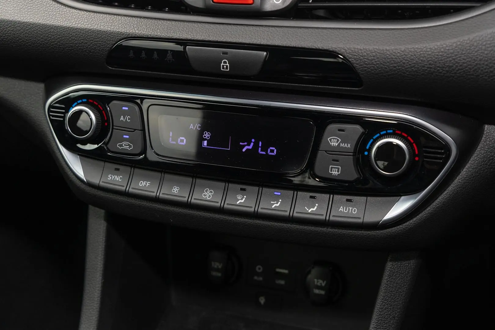 2021 Hyundai i30 Gallery Image 16