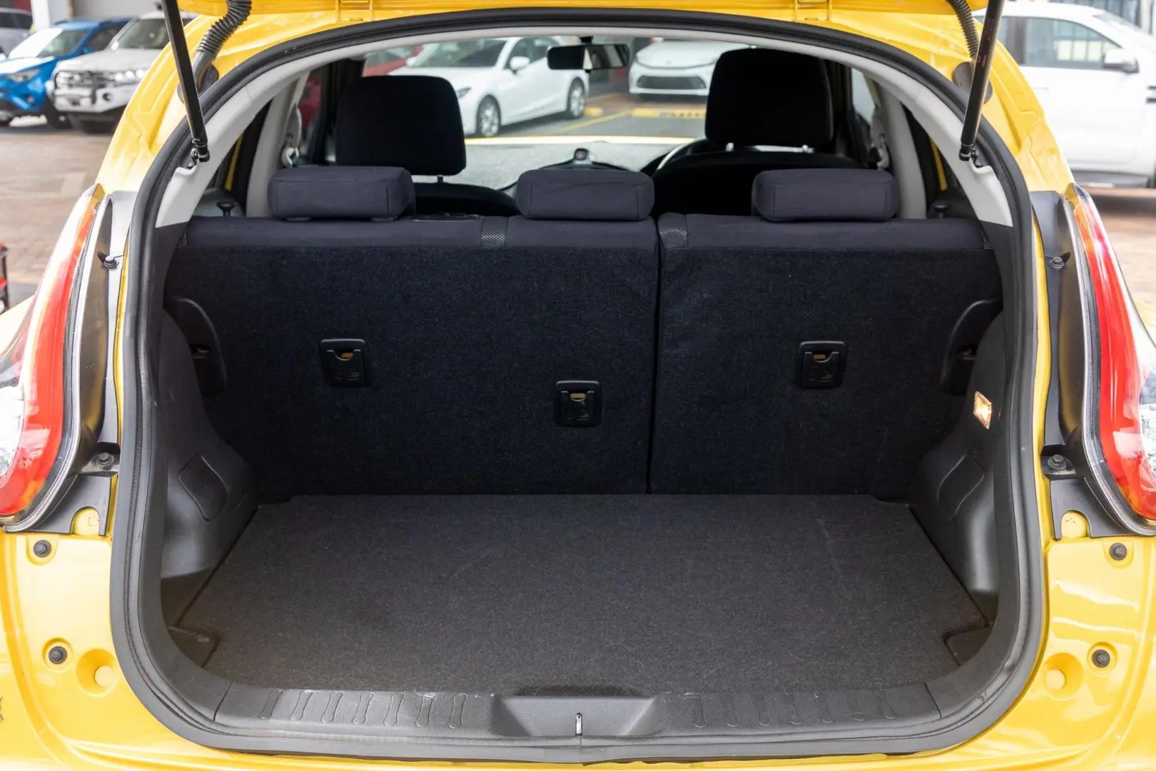 2018 Nissan JUKE Gallery Image 18