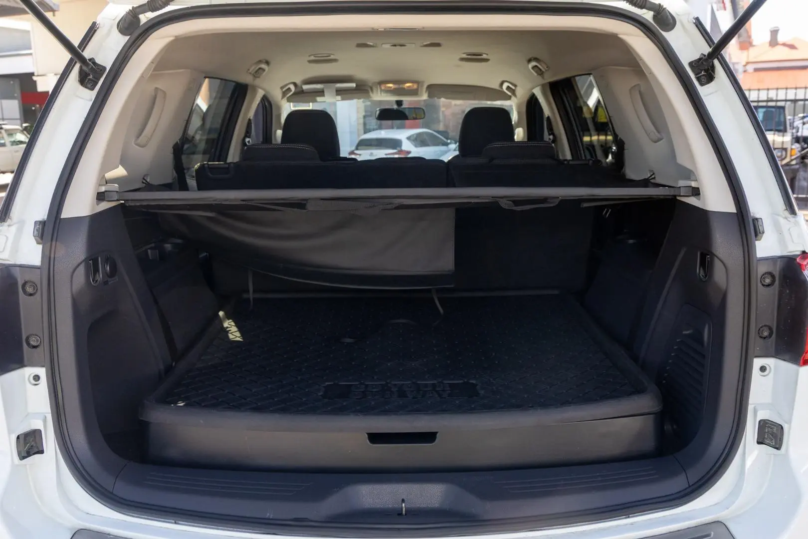 2020 Isuzu MU-X Gallery Image 20