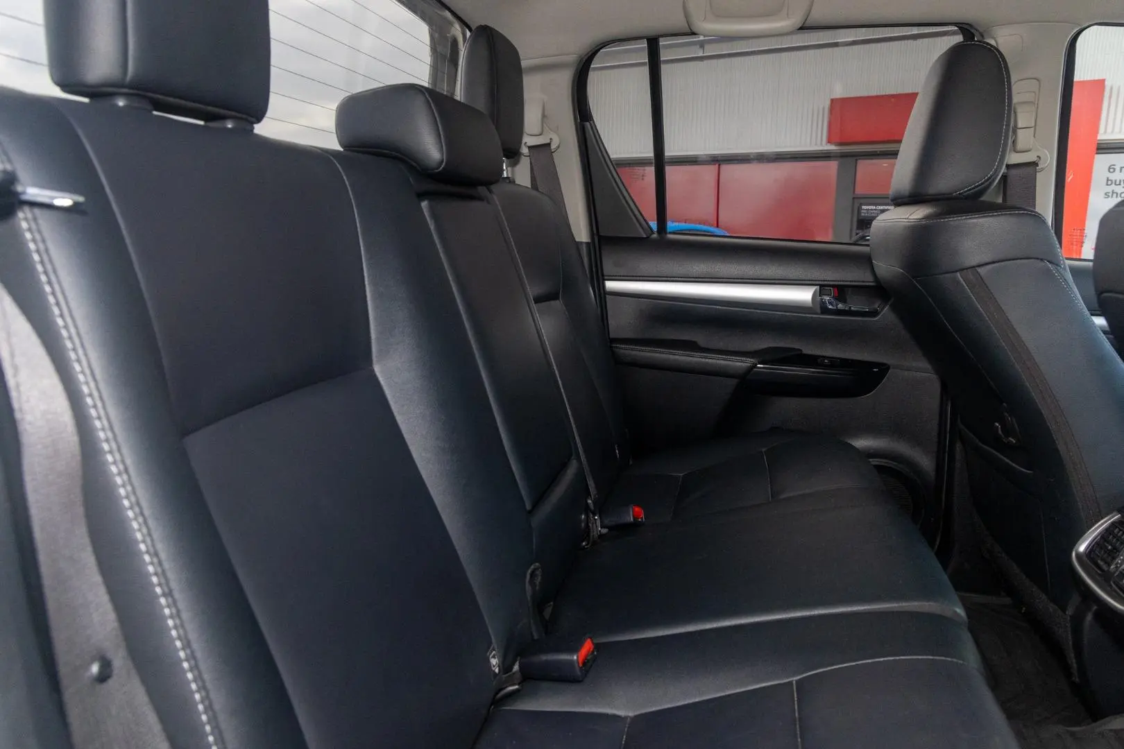 2020 Toyota Hilux Gallery Image 8