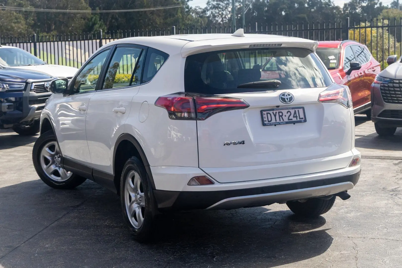 2018 Toyota RAV4 Gallery Image 2
