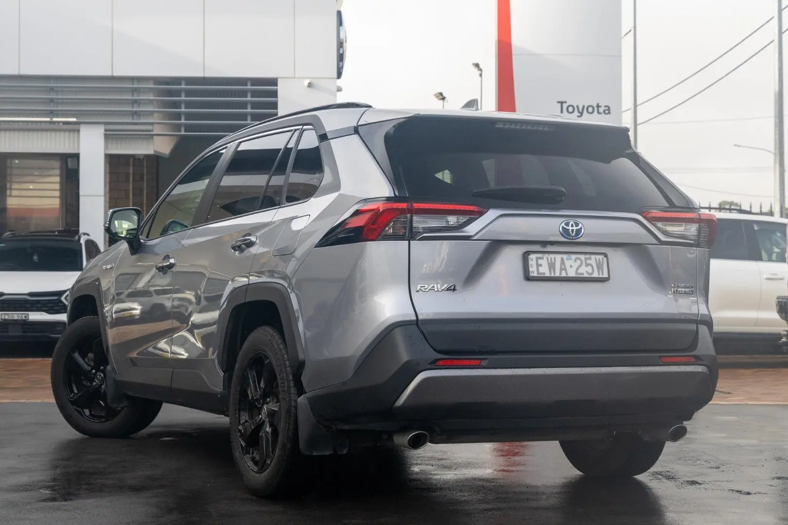 2020 Toyota RAV4 Gallery Image 2