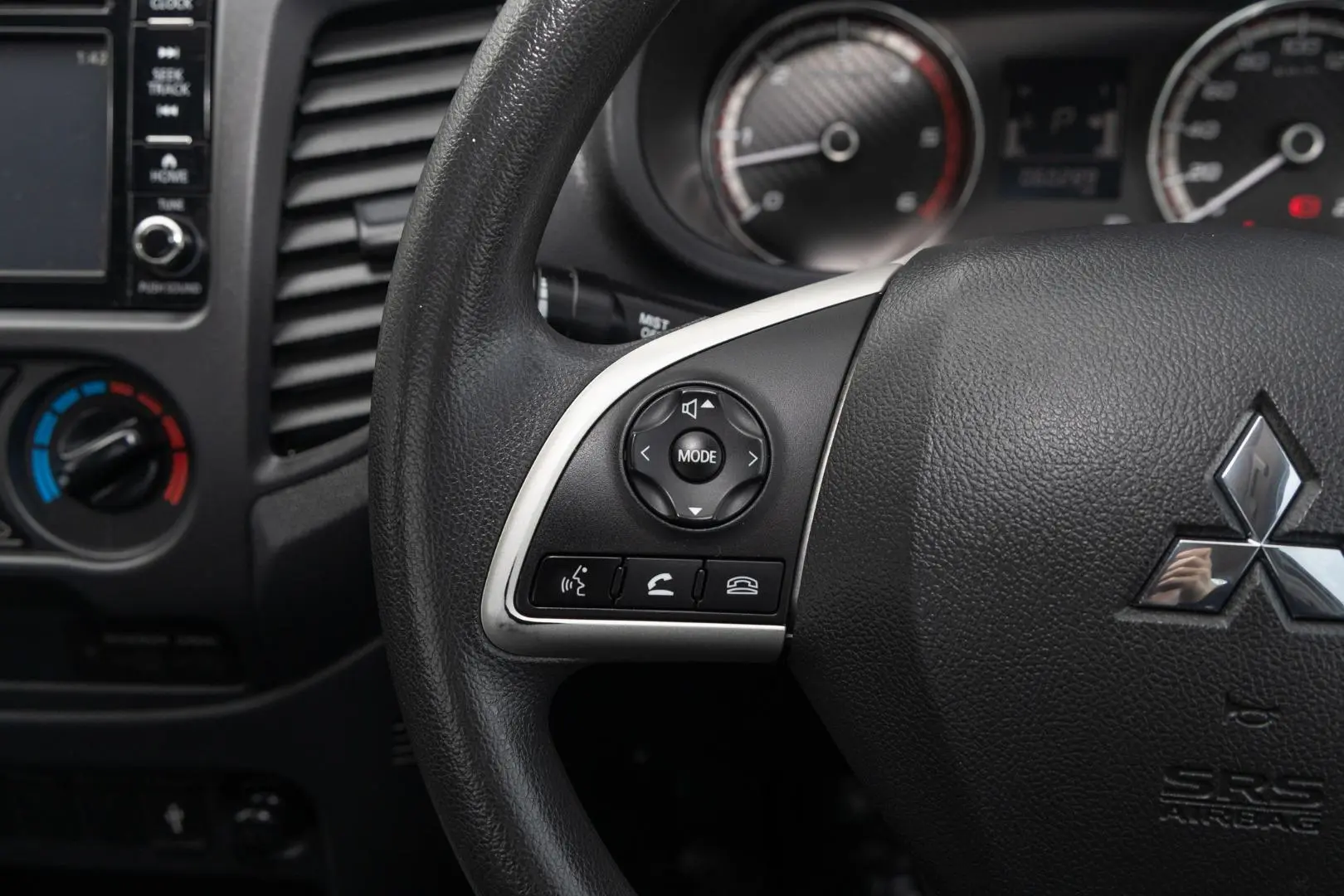 2022 Mitsubishi Triton Gallery Image 10