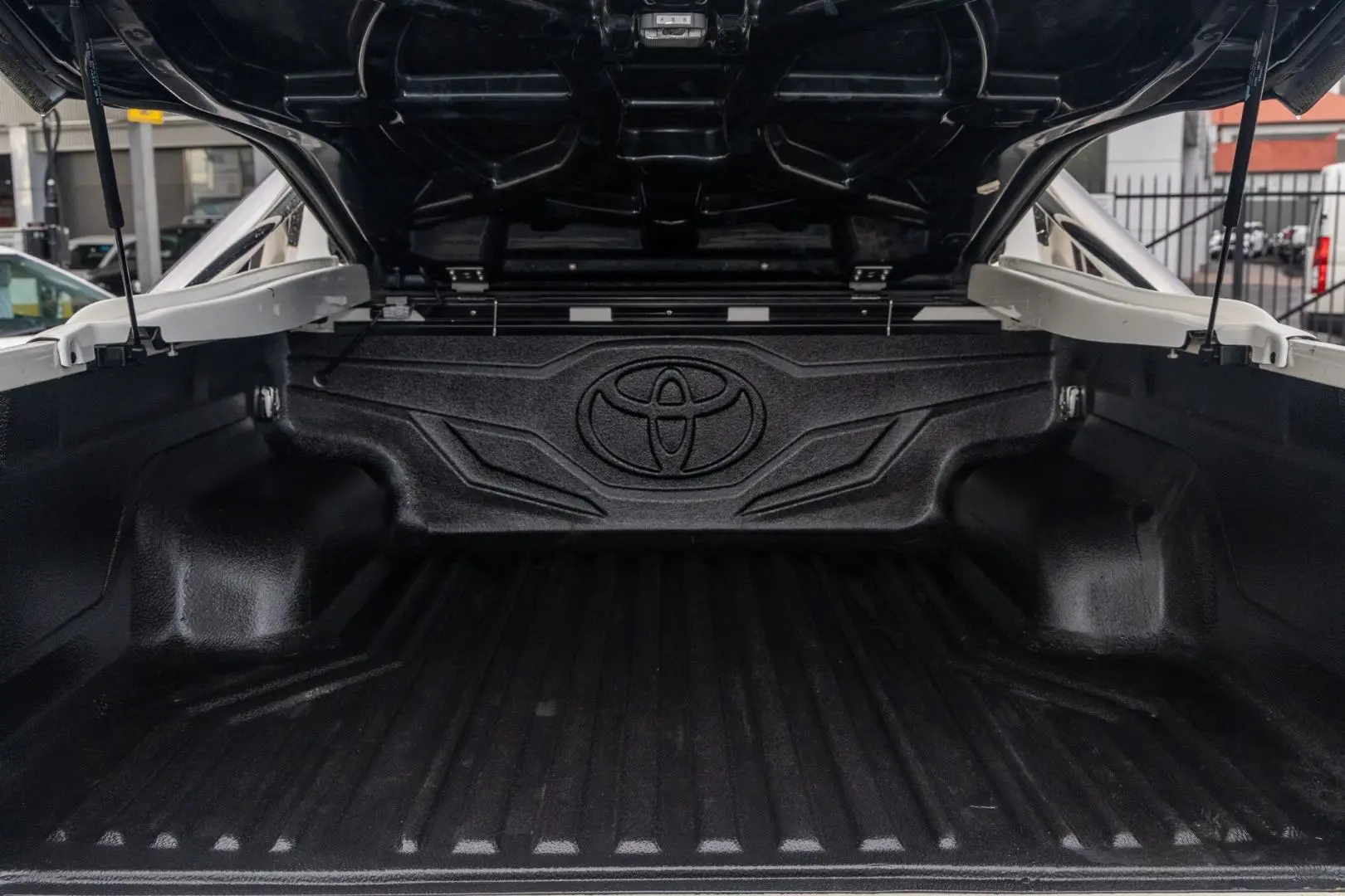 2019 Toyota Hilux Gallery Image 19