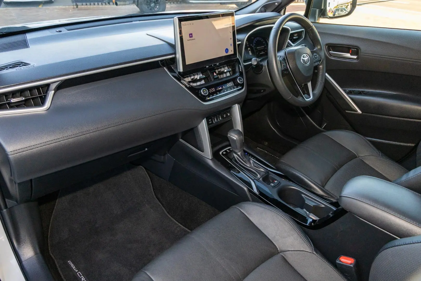 2024 Toyota Corolla Cross Gallery Image 8
