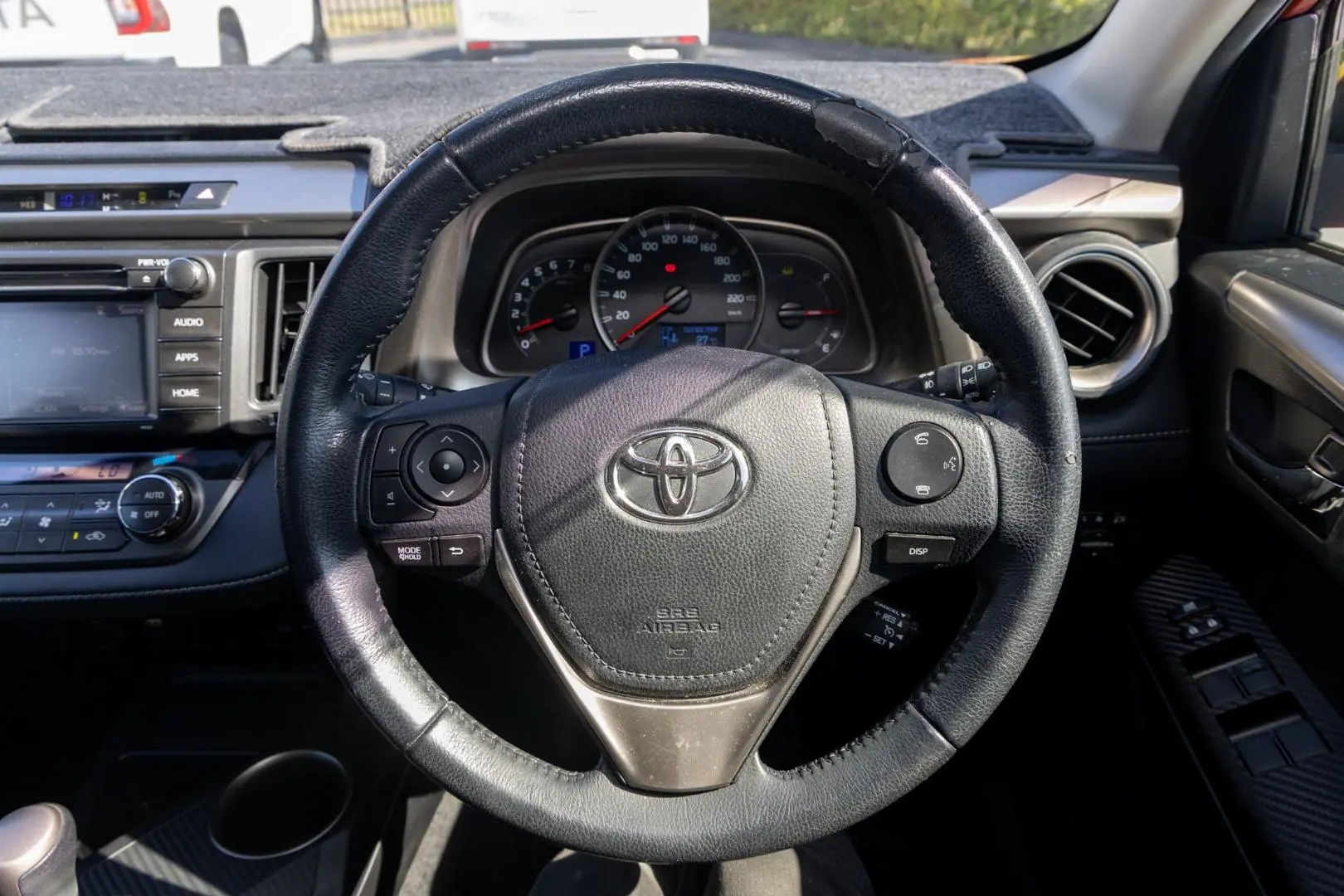 2015 Toyota RAV4 Gallery Image 10