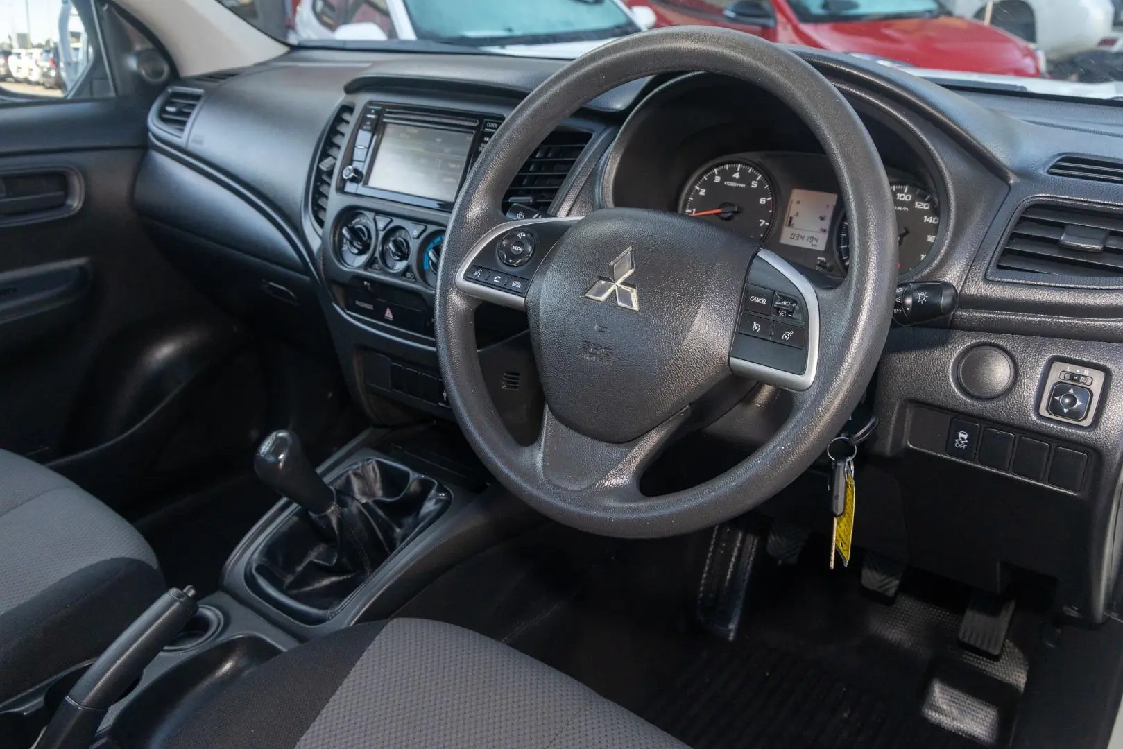 2021 Mitsubishi Triton Gallery Image 7